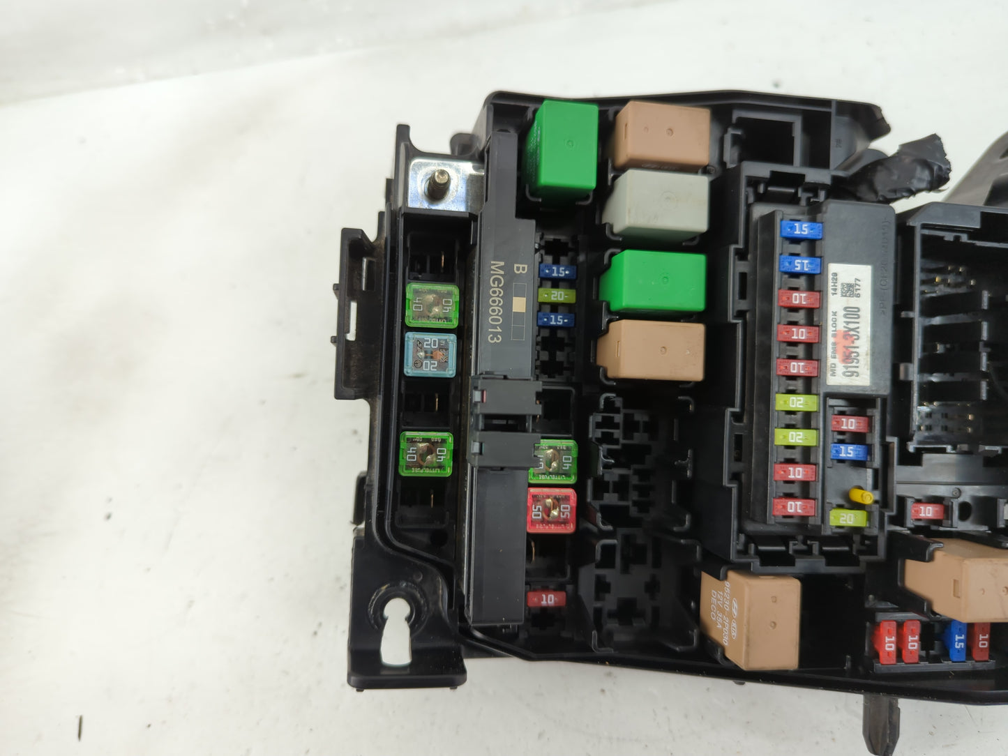2014-2016 Hyundai Elantra Fusebox Fuse Box Panel Relay Module P/N:91956-00035 Fits Fits 2014 2015 2016 OEM Used Auto Parts -