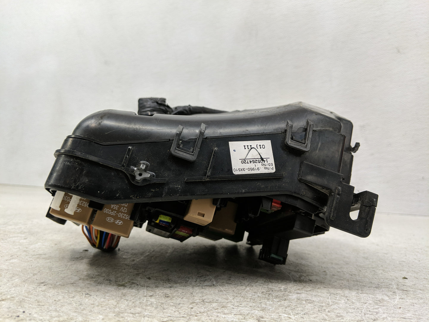2014-2016 Hyundai Elantra Fusebox Fuse Box Panel Relay Module P/N:91956-00035 Fits Fits 2014 2015 2016 OEM Used Auto Parts -