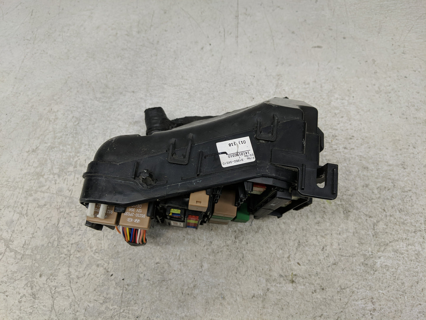 2014-2016 Hyundai Elantra Fusebox Fuse Box Panel Relay Module P/N:91951-3X710 Fits Fits 2014 2015 2016 OEM Used Auto Parts -