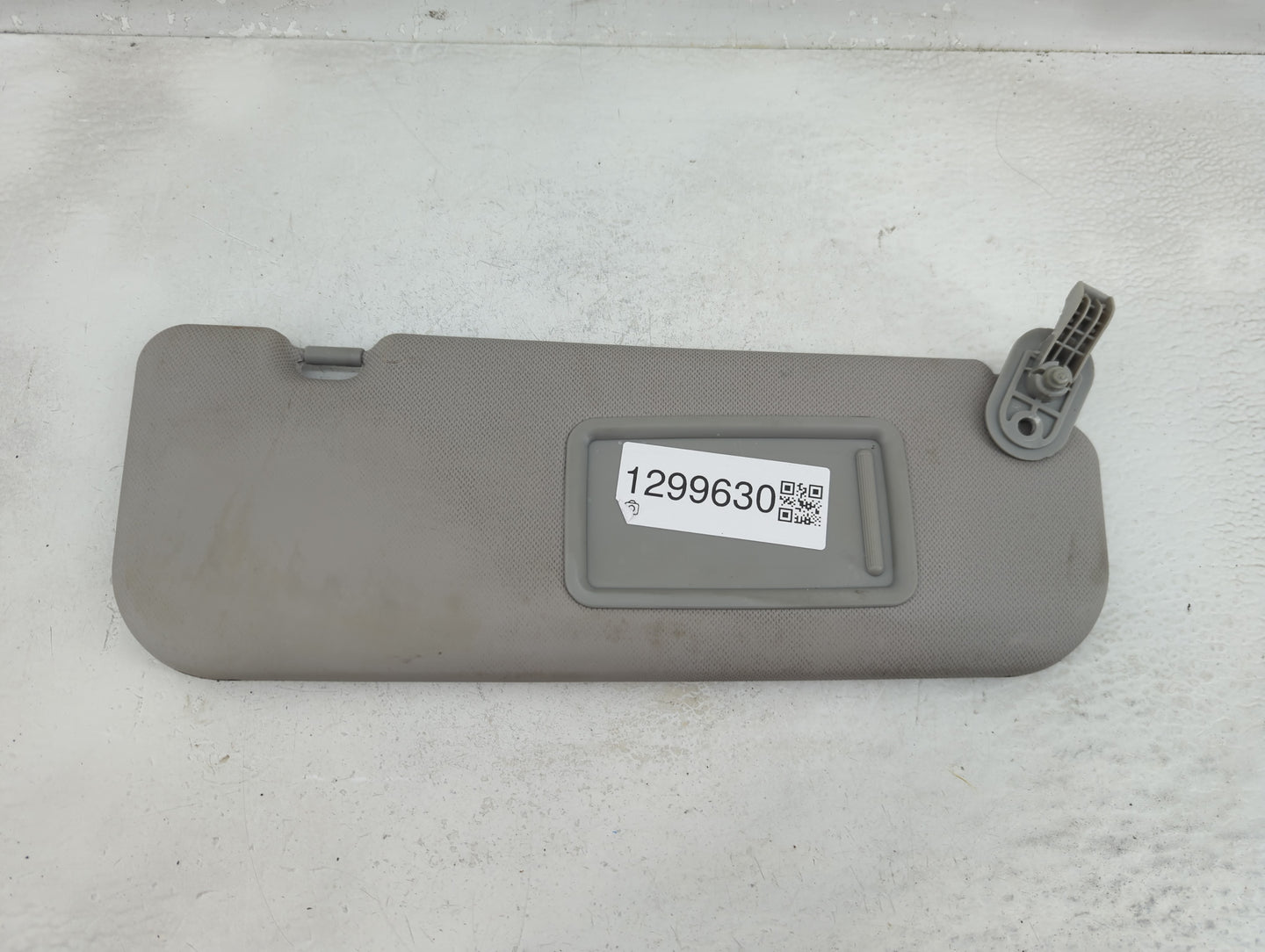 2014-2016 Hyundai Elantra Sun Visor Shade Replacement Passenger Right Mirror Fits Fits 2014 2015 2016 OEM Used Auto Parts - 