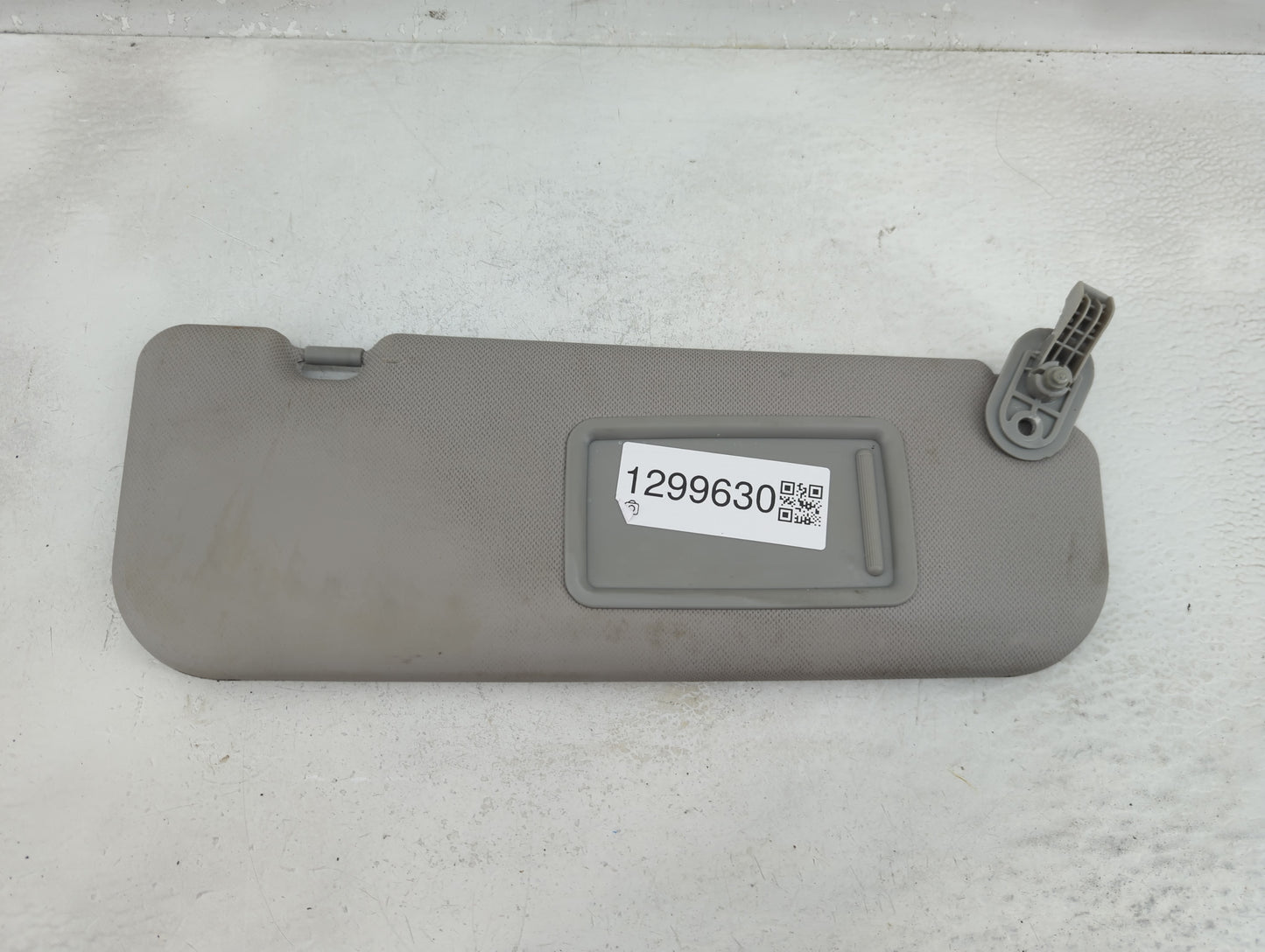 2014-2016 Hyundai Elantra Sun Visor Shade Replacement Passenger Right Mirror Fits Fits 2014 2015 2016 OEM Used Auto Parts - 