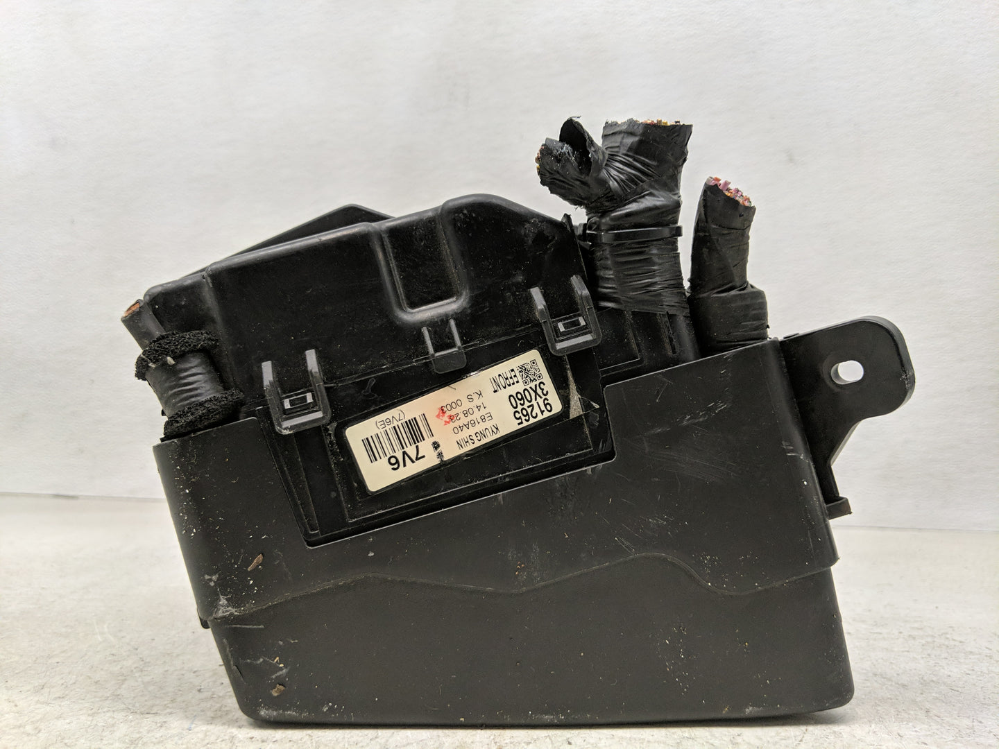 2014-2016 Hyundai Elantra Fusebox Fuse Box Panel Relay Module P/N:91265 3X060 Fits Fits 2014 2015 2016 OEM Used Auto Parts -