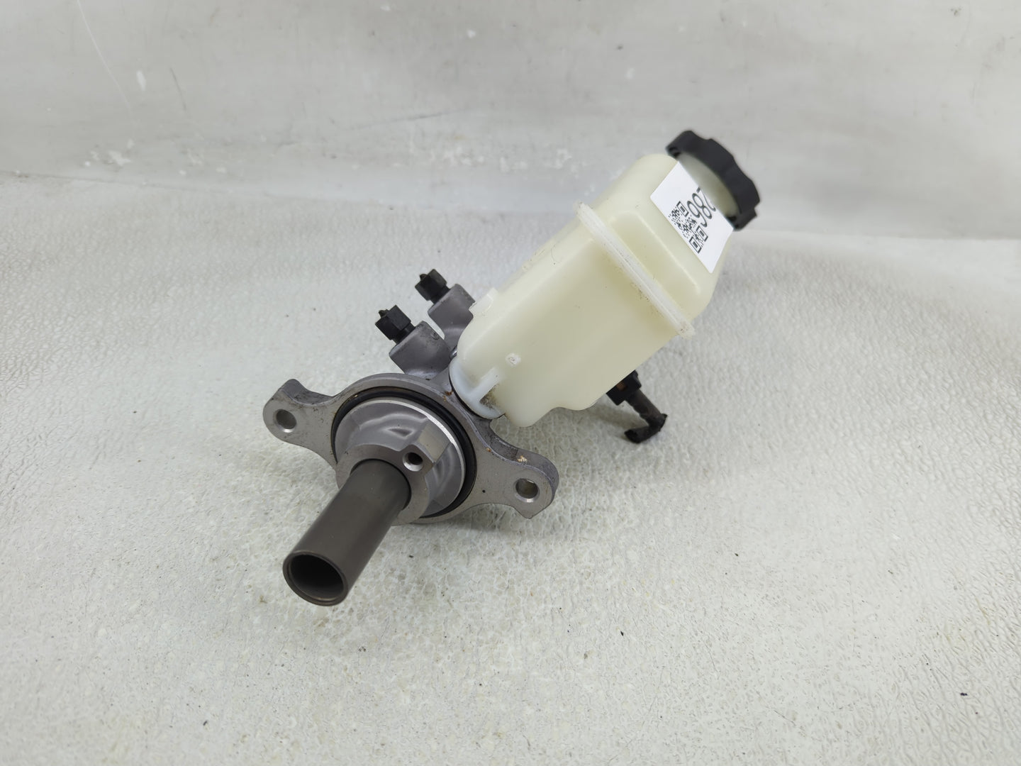 2014-2016 Hyundai Elantra Brake Master Cylinder 1311286 - Oemusedautoparts1.com