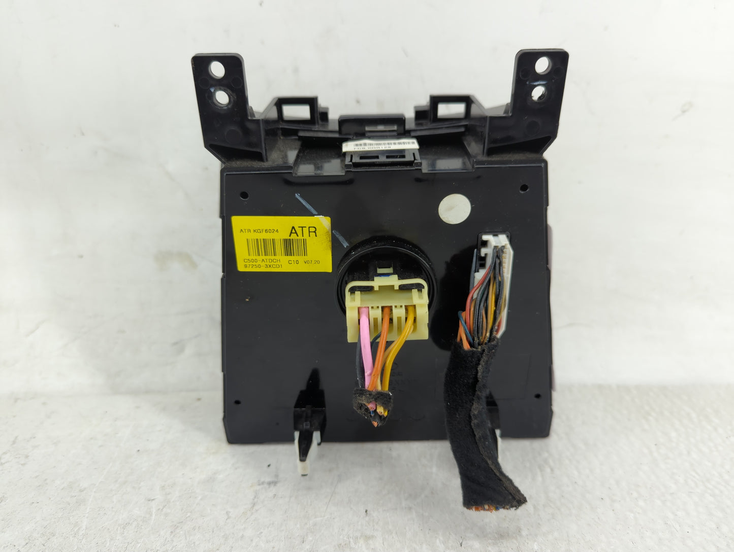 2014-2016 Hyundai Elantra Climate Control Module Temperature AC/Heater Replacement P/N:97250-3XCD1 97250-3XCC0 Fits OEM Used