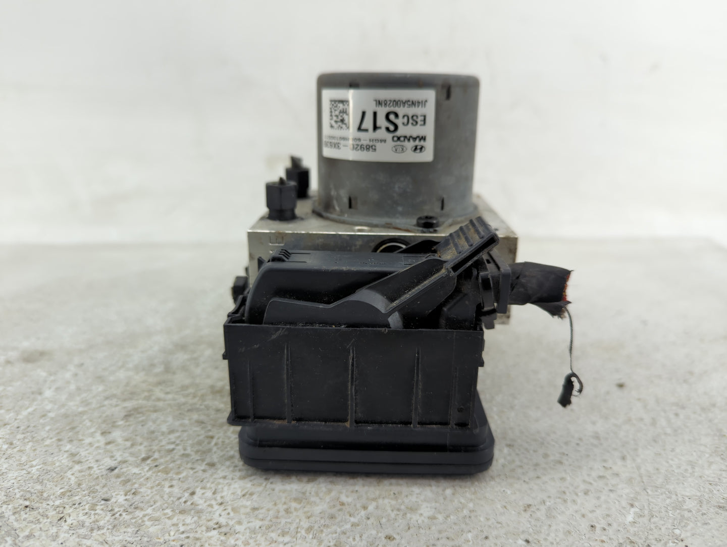 2014-2016 Hyundai Elantra ABS Pump Control Module Replacement P/N:58920-3X630 Fits Fits 2014 2015 2016 OEM Used Auto Parts -