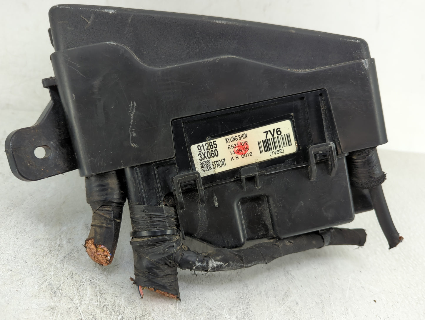 2014-2016 Hyundai Elantra Fusebox Fuse Box Panel Relay Module P/N:91265 3X060 Fits Fits 2014 2015 2016 OEM Used Auto Parts -