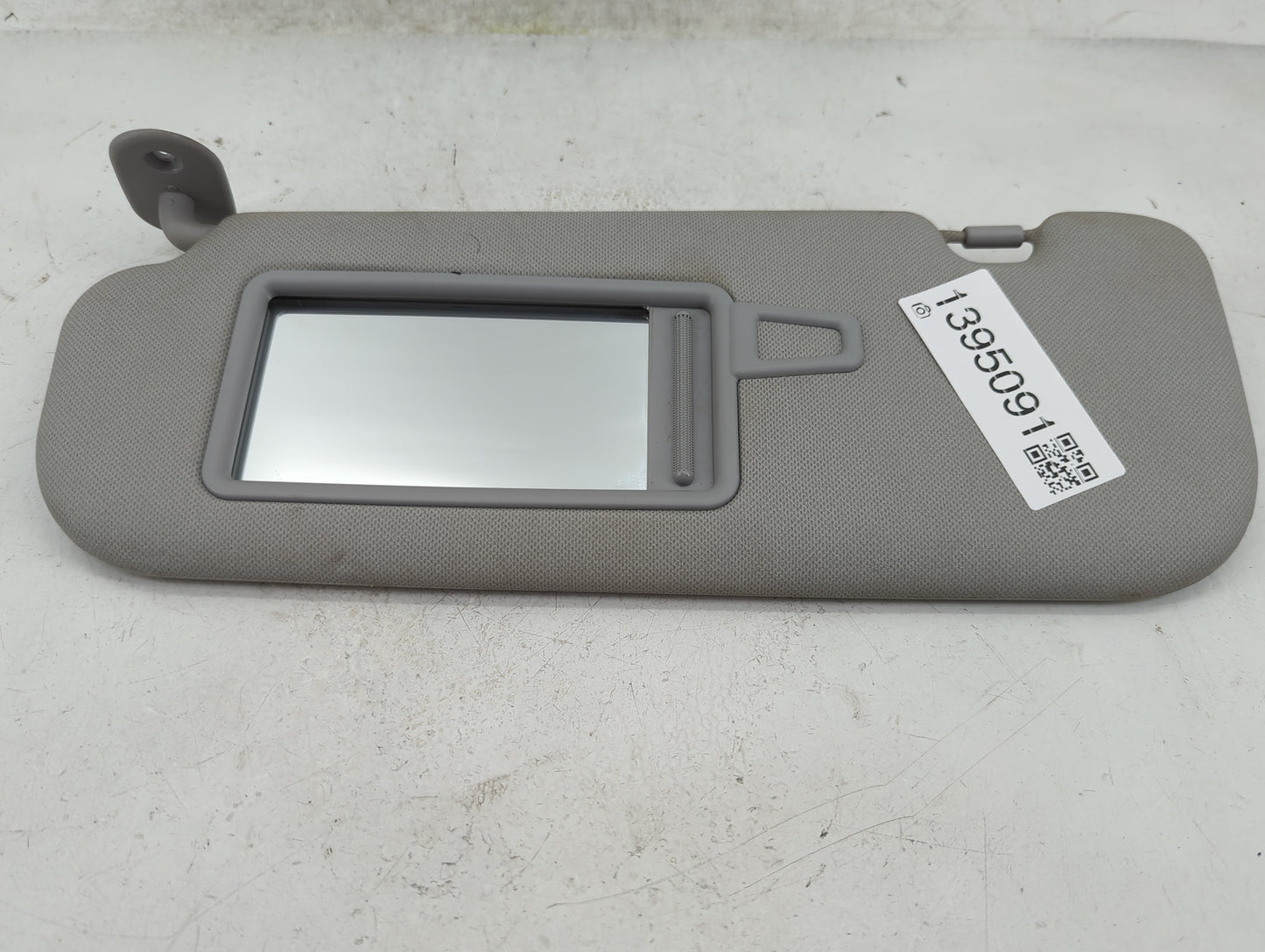2014-2016 Hyundai Elantra Sun Visor Shade Replacement Driver Left Mirror Fits Fits 2014 2015 2016 OEM Used Auto Parts - Oemu