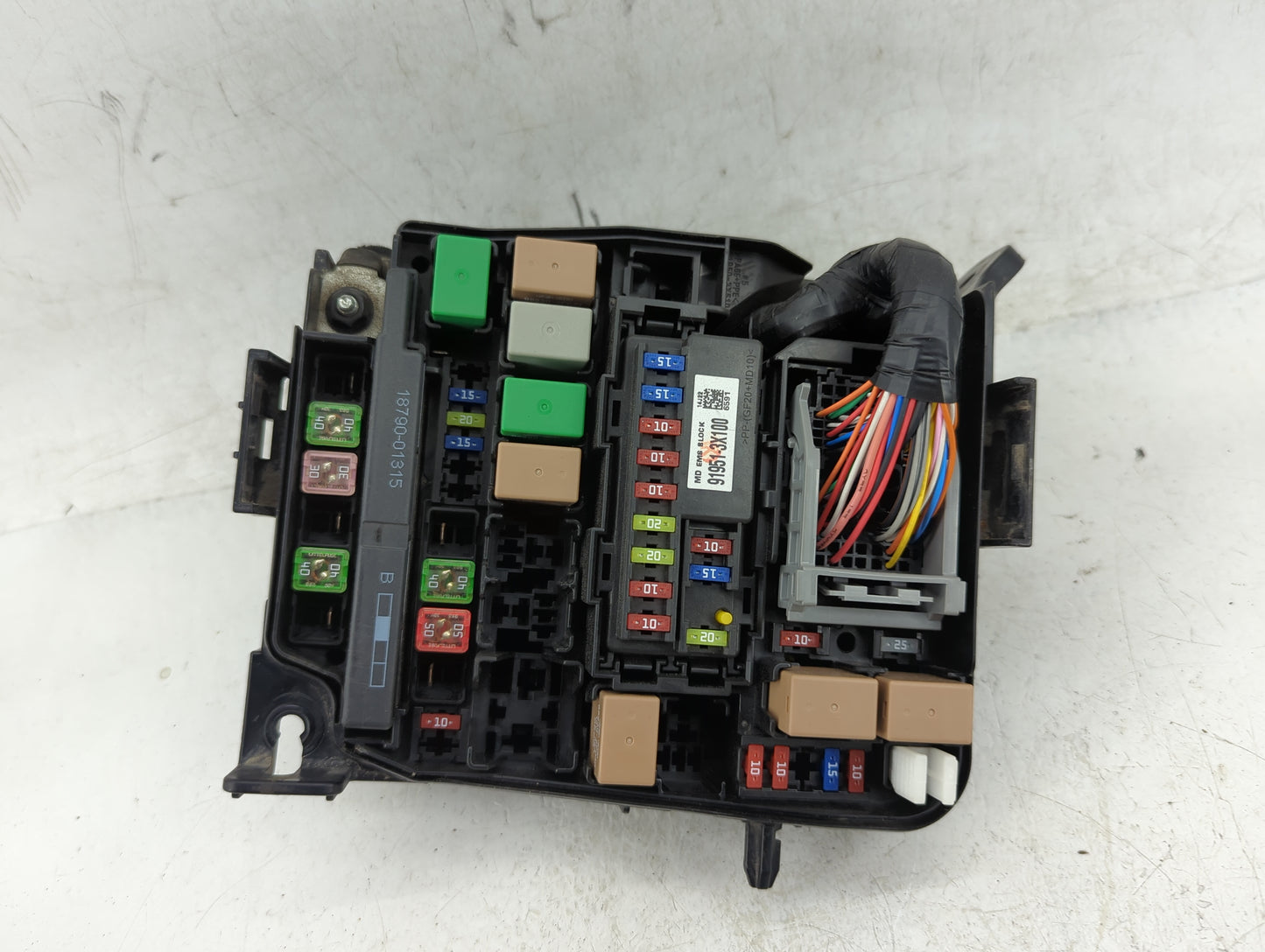 2014-2016 Hyundai Elantra Fusebox Fuse Box Panel Relay Module P/N:91265 3X060 Fits Fits 2014 2015 2016 OEM Used Auto Parts -