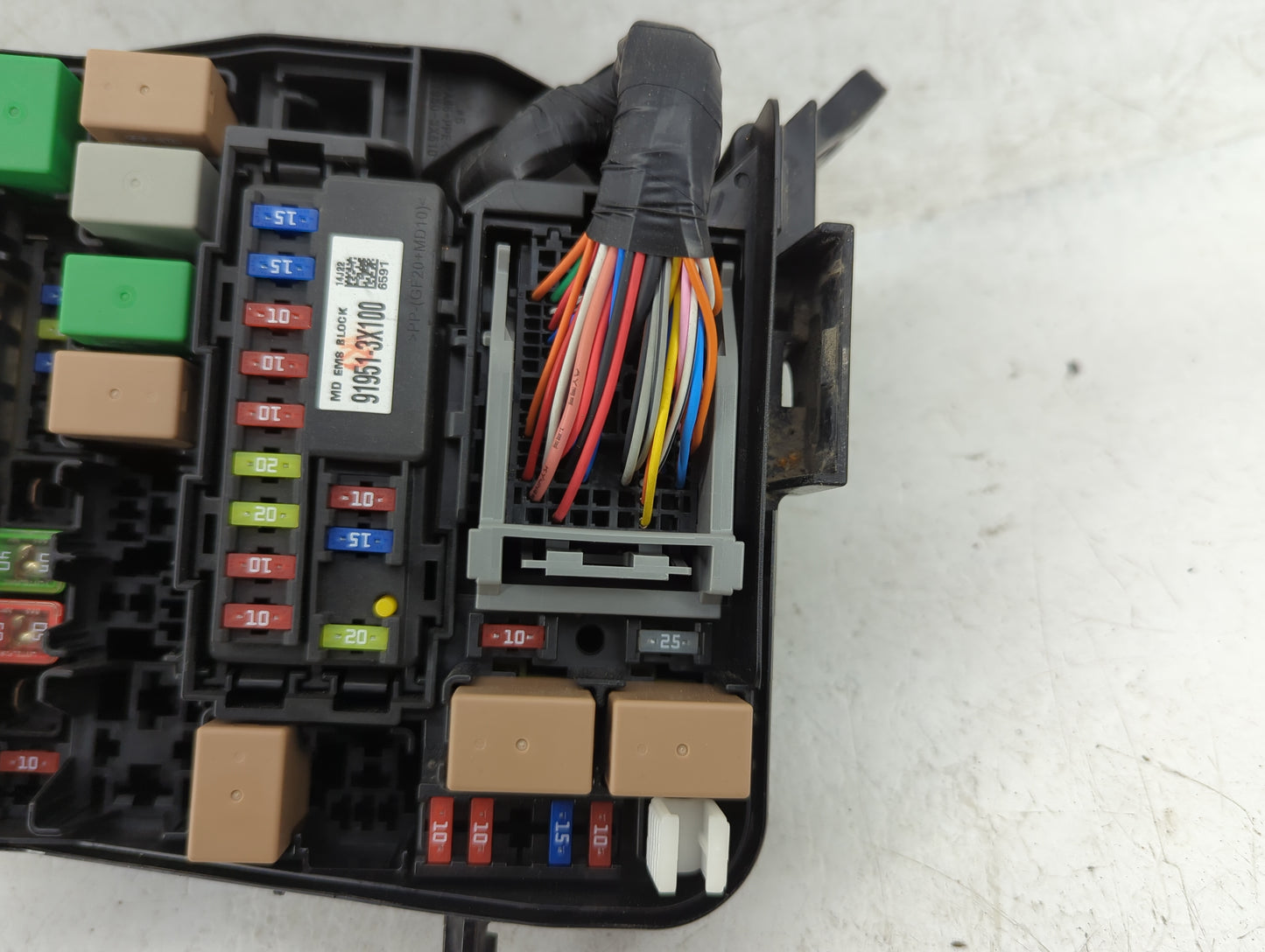 2014-2016 Hyundai Elantra Fusebox Fuse Box Panel Relay Module P/N:91265 3X060 Fits Fits 2014 2015 2016 OEM Used Auto Parts -