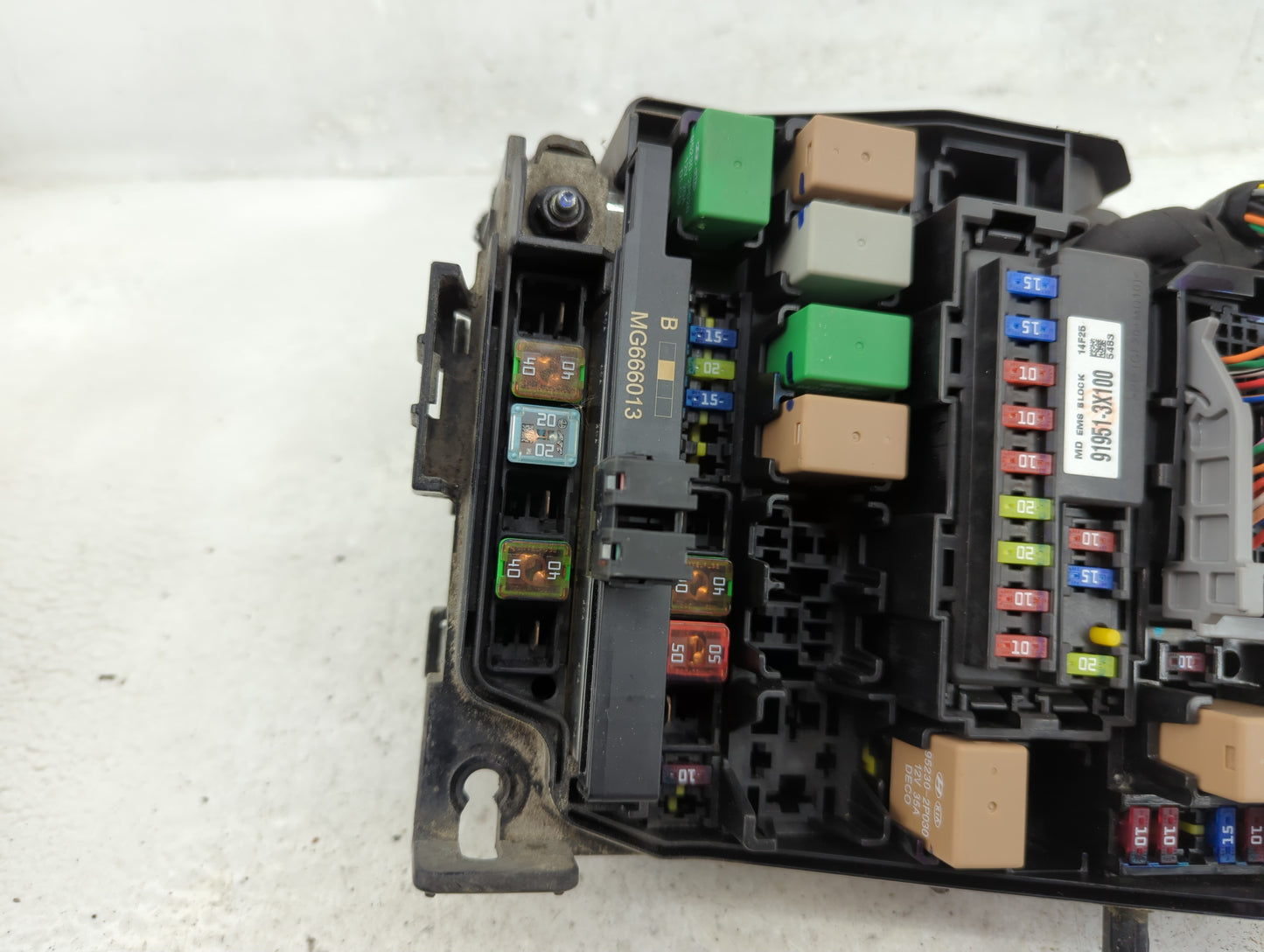 2014-2016 Hyundai Elantra Fusebox Fuse Box Panel Relay Module P/N:912003Y075 Fits Fits 2014 2015 2016 OEM Used Auto Parts - 