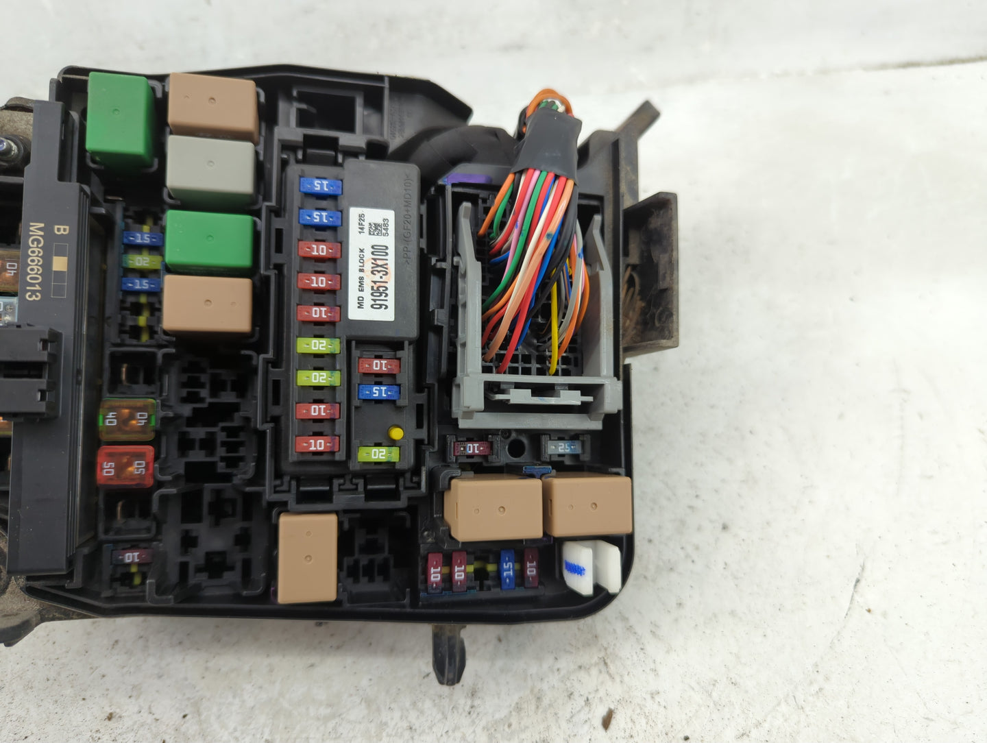 2014-2016 Hyundai Elantra Fusebox Fuse Box Panel Relay Module P/N:912003Y075 Fits Fits 2014 2015 2016 OEM Used Auto Parts - 
