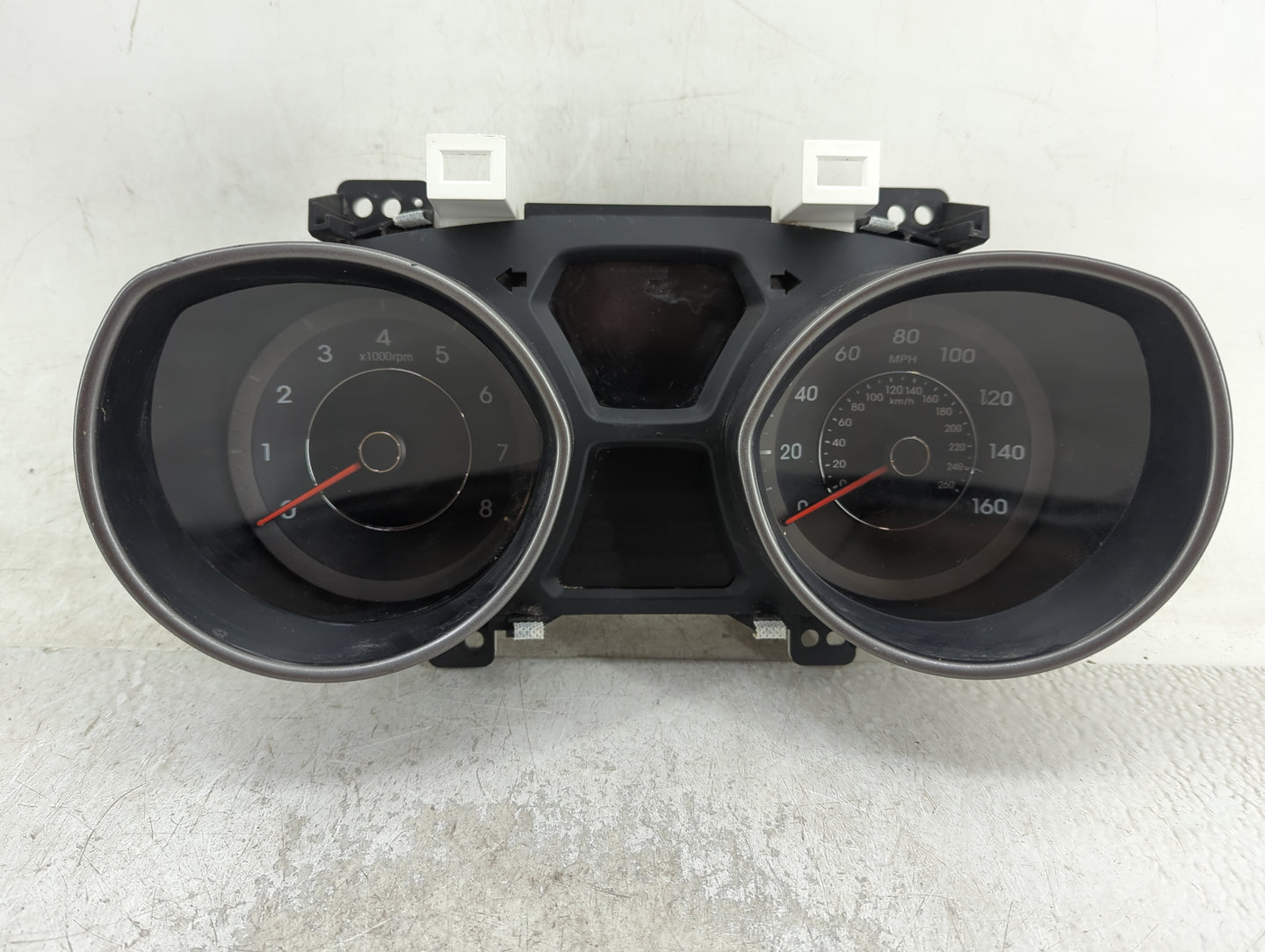 2014-2016 Hyundai Elantra Instrument Cluster Speedometer Gauges P/N:94004-3Y010 Fits Fits 2014 2015 2016 OEM Used Auto Parts