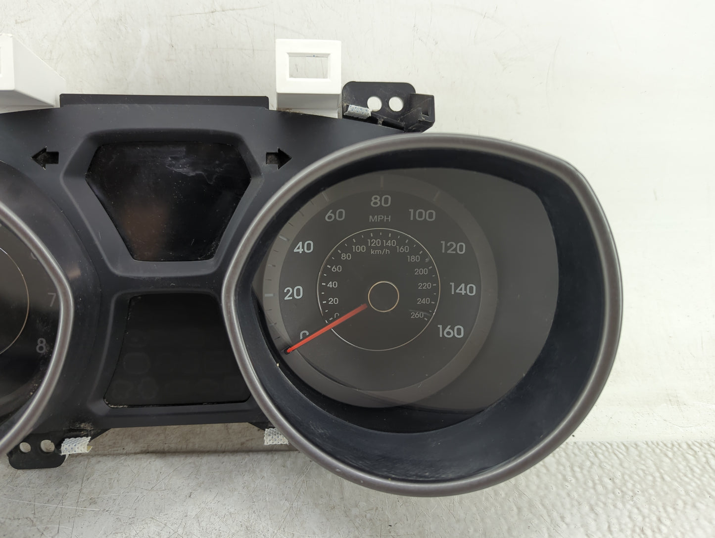 2014-2016 Hyundai Elantra Instrument Cluster Speedometer Gauges P/N:94004-3Y010 Fits Fits 2014 2015 2016 OEM Used Auto Parts