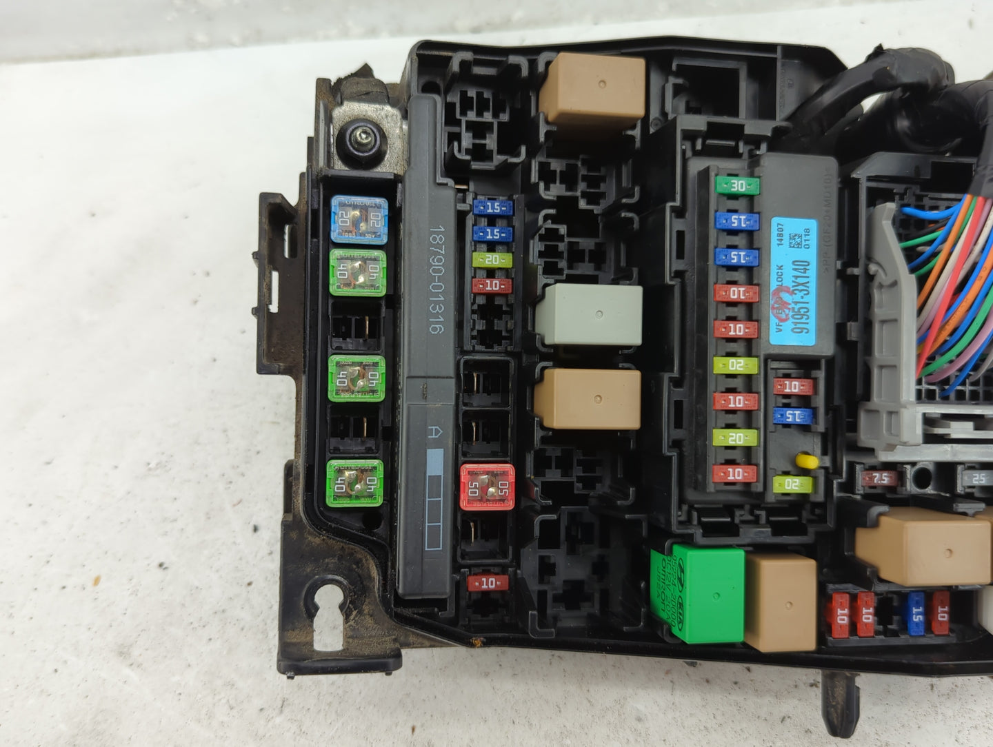 2014-2015 Hyundai Elantra Fusebox Fuse Box Panel Relay Module P/N:91239 A5245 Fits Fits 2014 2015 OEM Used Auto Parts - Oemu