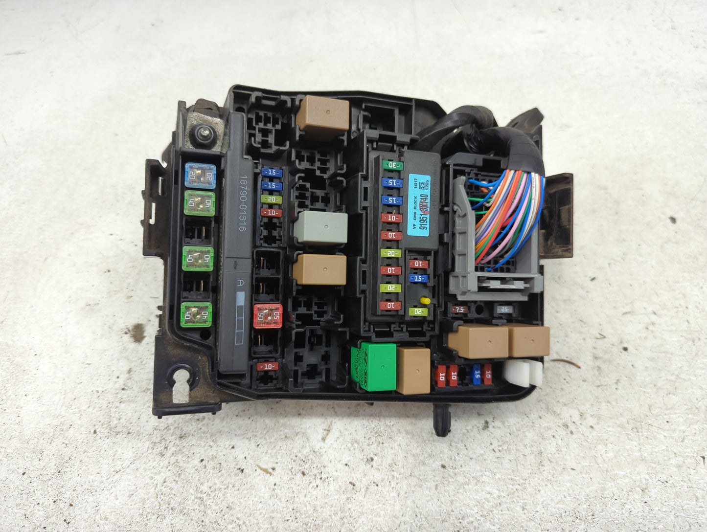 2014-2015 Hyundai Elantra Fusebox Fuse Box Panel Relay Module P/N:91950-A5712 18790-01316 Fits Fits 2014 2015 OEM Used Auto 