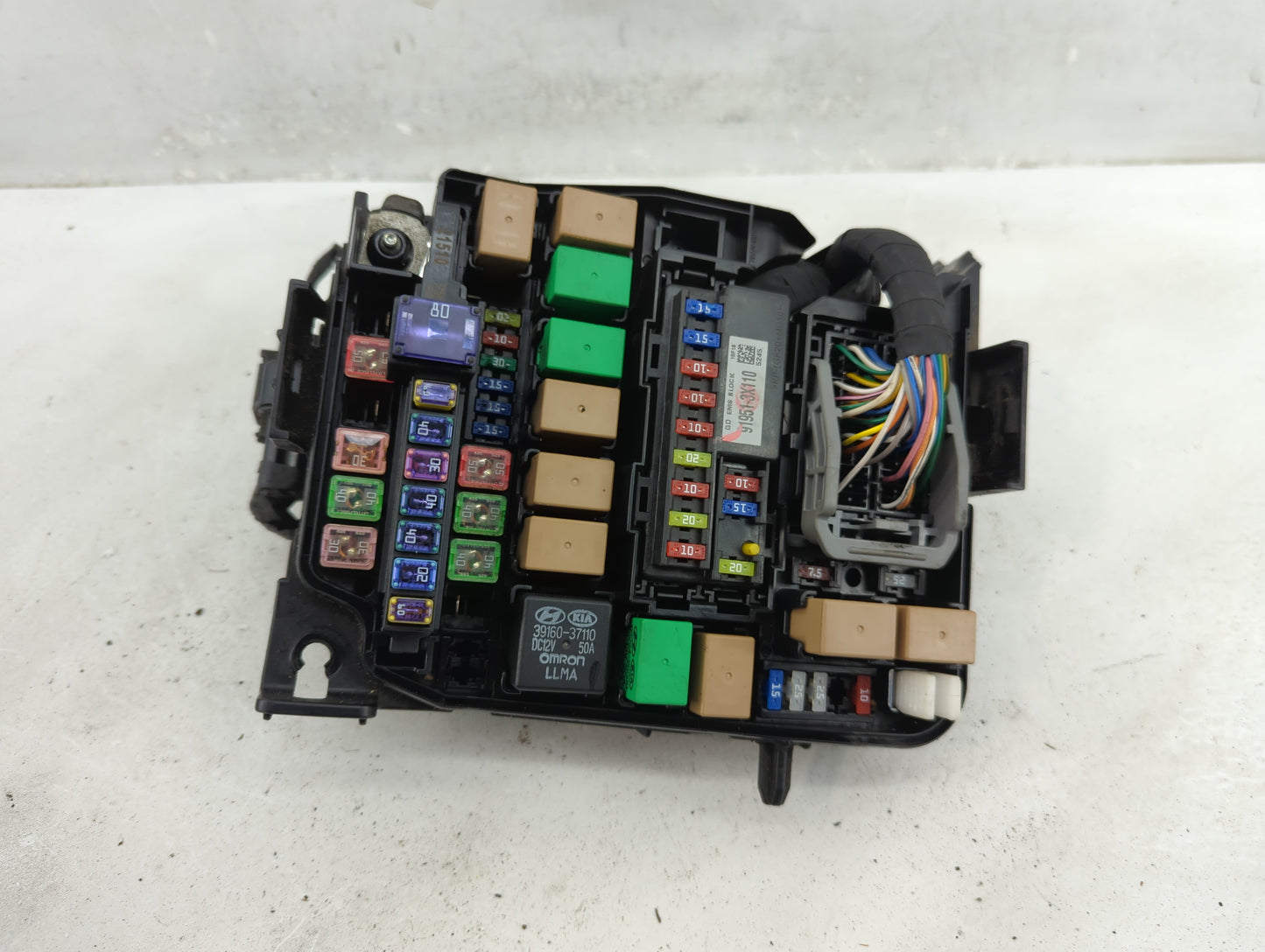 2014-2015 Hyundai Elantra Fusebox Fuse Box Panel Relay Module P/N:91951-3X110 Fits Fits 2014 2015 OEM Used Auto Parts - Oemu