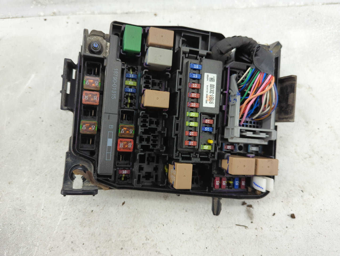 2014-2016 Hyundai Elantra Fusebox Fuse Box Panel Relay Module P/N:91951-3X710 Fits Fits 2014 2015 2016 OEM Used Auto Parts -