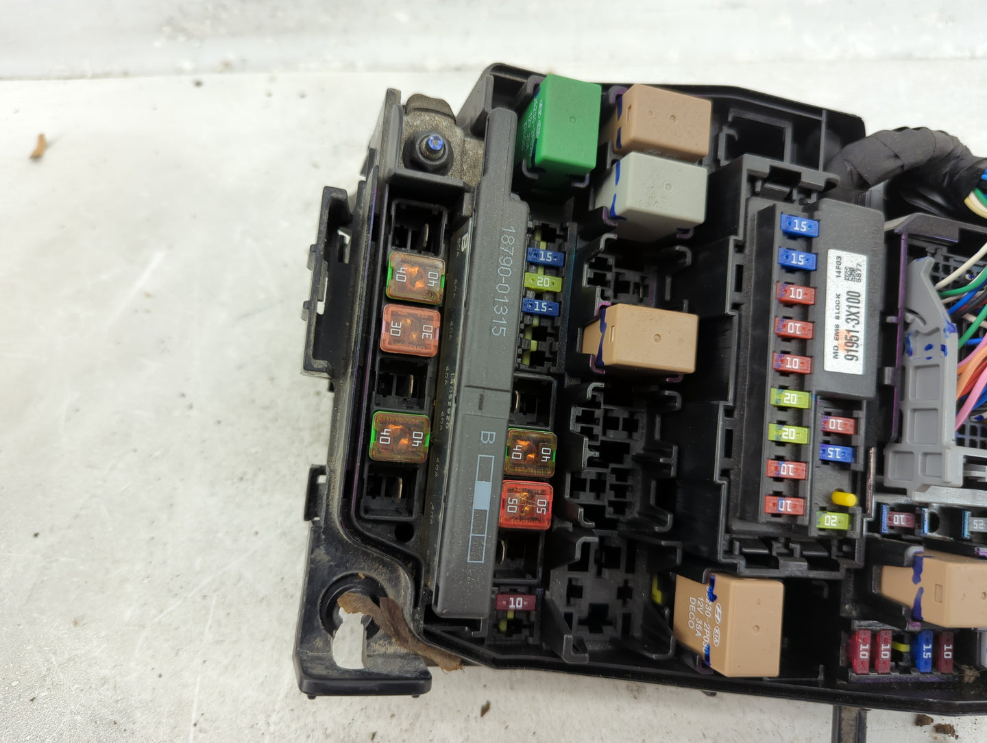 2014-2016 Hyundai Elantra Fusebox Fuse Box Panel Relay Module P/N:91951-3X710 Fits Fits 2014 2015 2016 OEM Used Auto Parts -