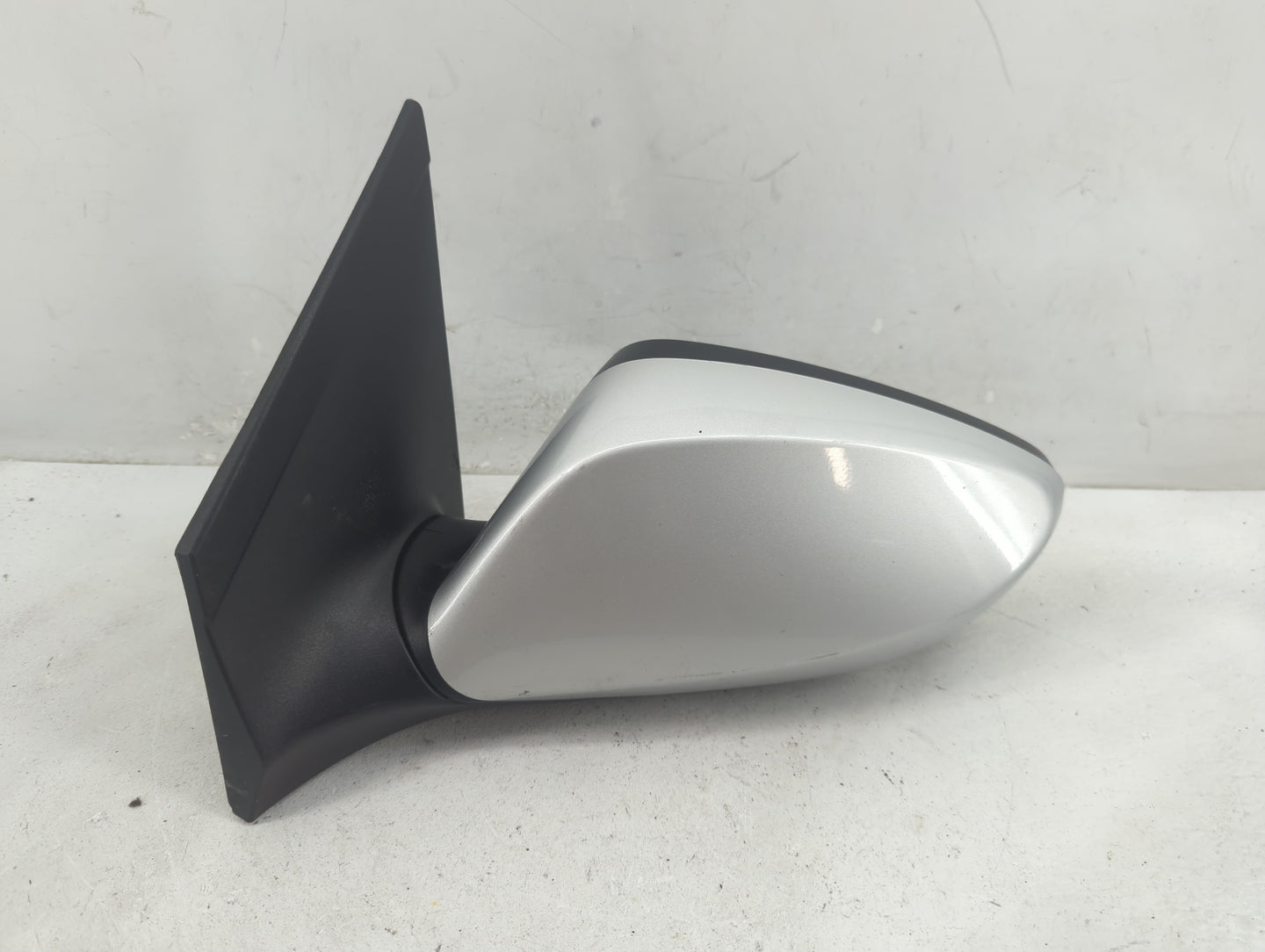 2011-2015 Hyundai Elantra Driver Side View Mirror - Left Door Mirror OEM Used - Oemusedautoparts1.com