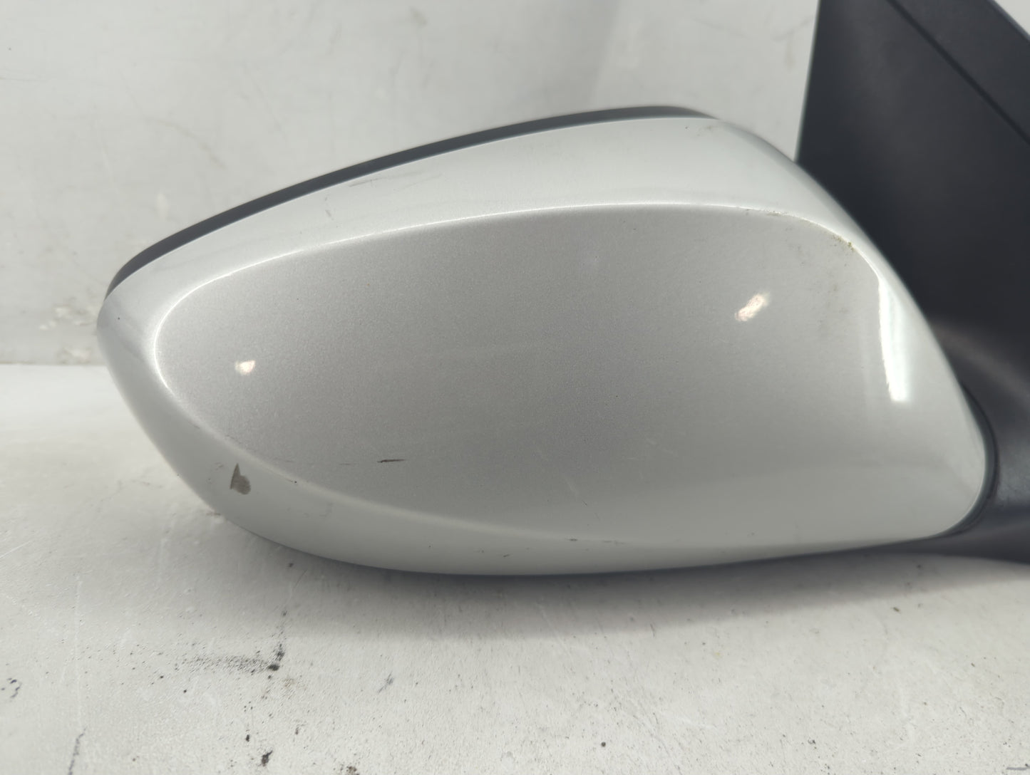 2015-2016 Hyundai Elantra Passenger Side View Mirror - Right Door Mirror OEM Used - Oemusedautoparts1.com