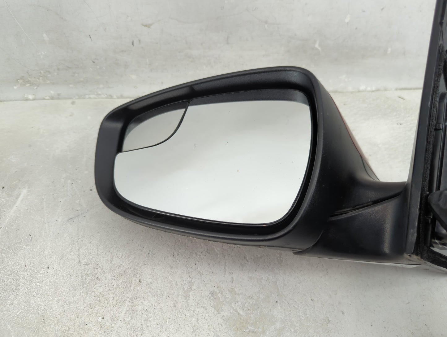 2014-2016 Hyundai Elantra Driver Side View Mirror - Left Door Mirror OEM Used - Oemusedautoparts1.com