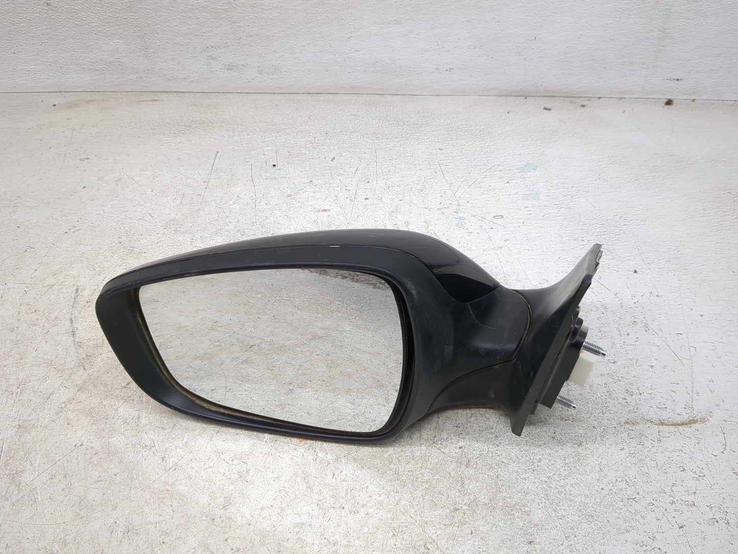 2015-2016 Hyundai Elantra Driver Side View Mirror - Left Door Mirror OEM Used - Oemusedautoparts1.com