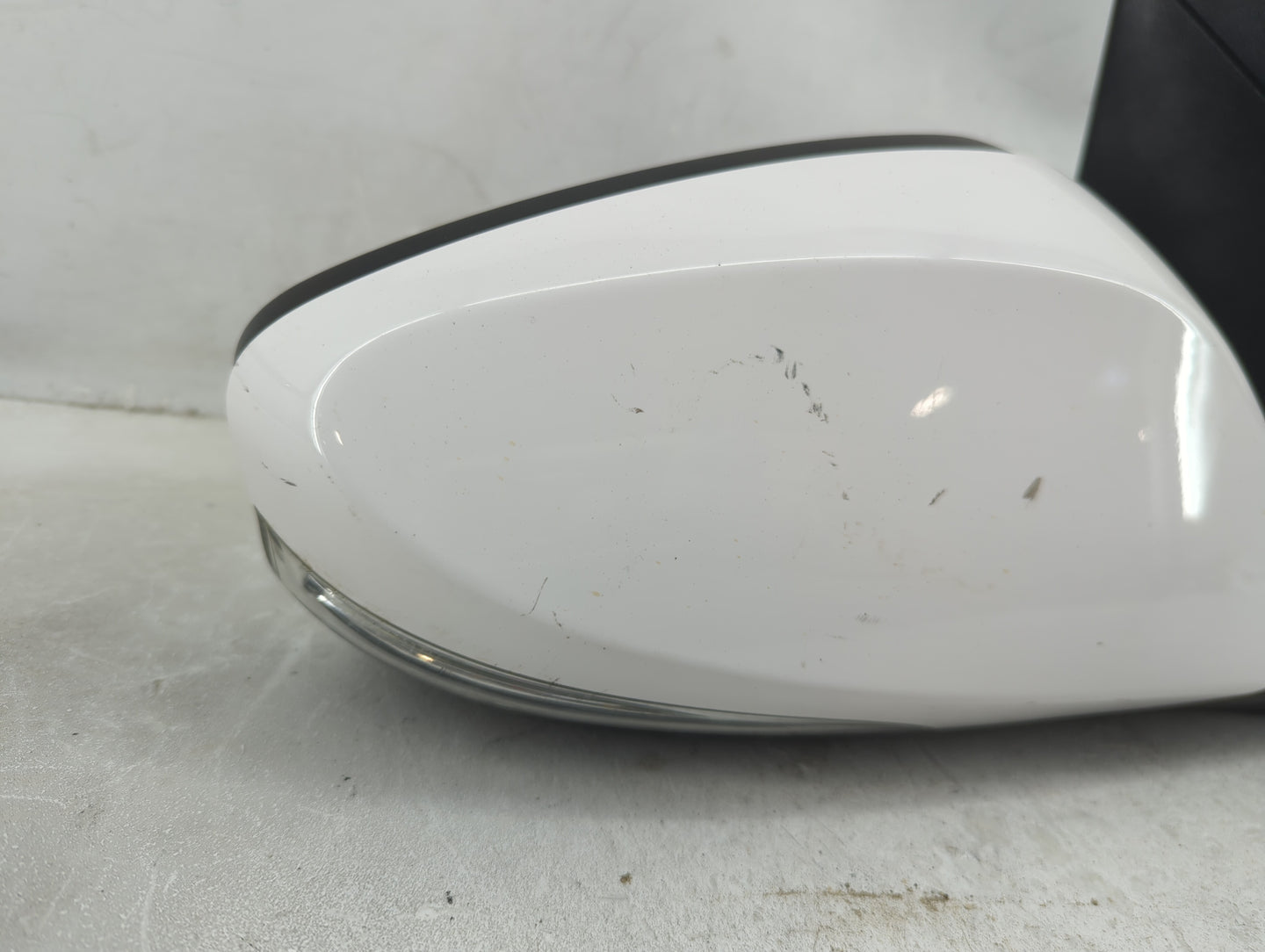 2014-2017 Hyundai Elantra Passenger Side View Mirror - Right Door Mirror OEM Used - Oemusedautoparts1.com