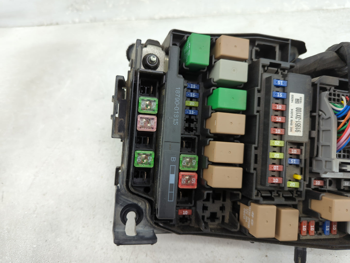 2014-2016 Hyundai Elantra Fusebox Fuse Box Panel Relay Module P/N:91951-3X710 Fits Fits 2014 2015 2016 OEM Used Auto Parts -