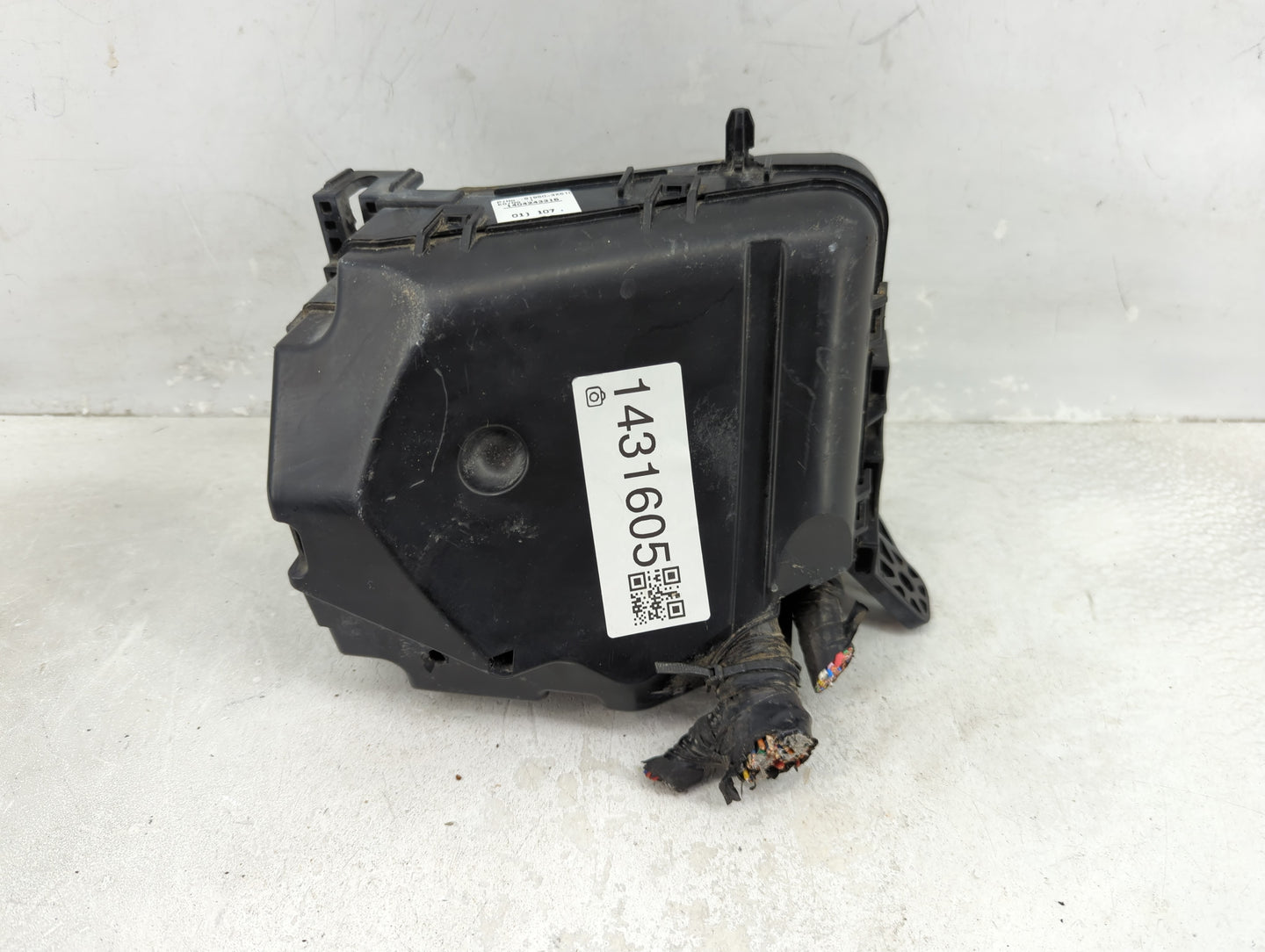 2014-2016 Hyundai Elantra Fusebox Fuse Box Panel Relay Module P/N:91951-3X710 Fits Fits 2014 2015 2016 OEM Used Auto Parts -