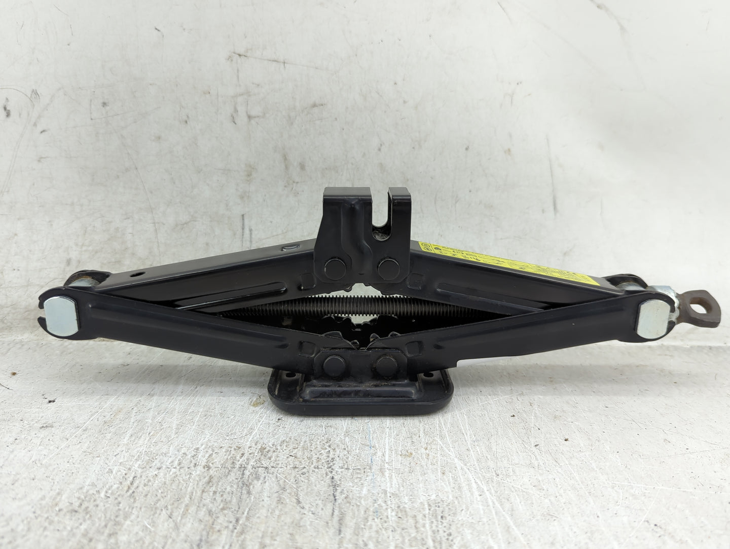 2015 Hyundai Elantra Spare Scissor Car Jack - Oemusedautoparts1.com