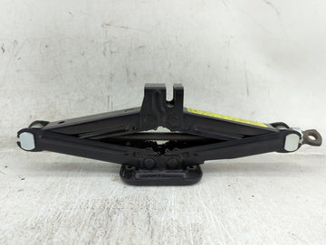 2015 Hyundai Elantra Spare Scissor Car Jack - Oemusedautoparts1.com