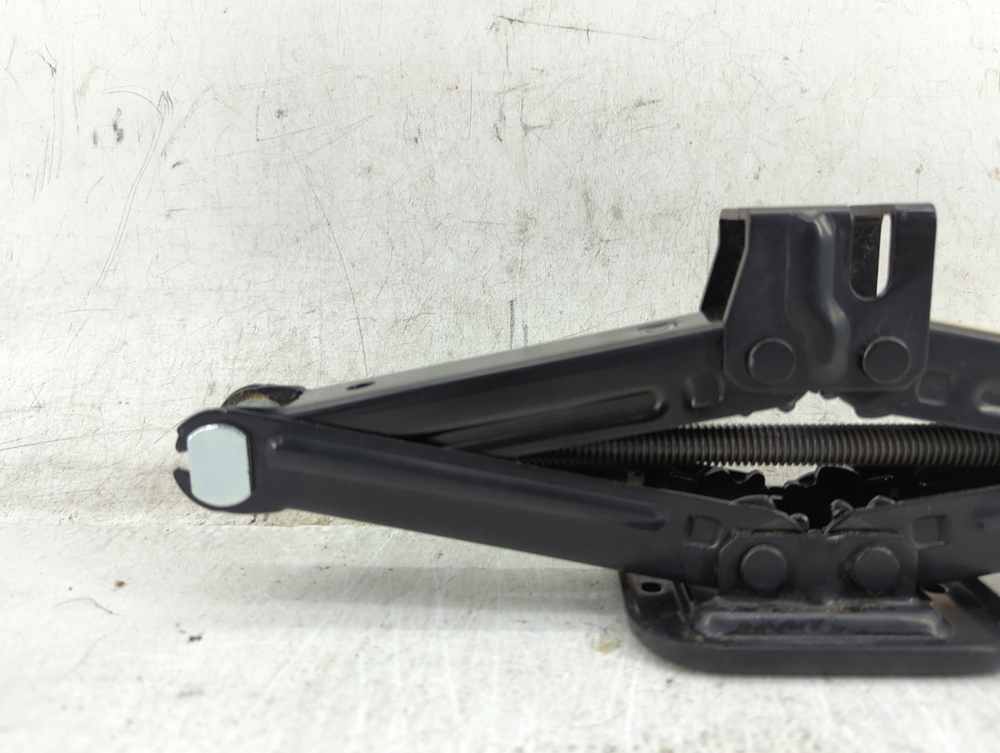 2015 Hyundai Elantra Spare Scissor Car Jack - Oemusedautoparts1.com