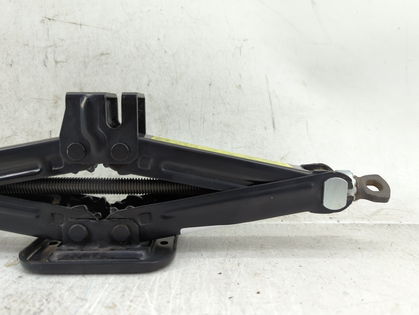 2015 Hyundai Elantra Spare Scissor Car Jack - Oemusedautoparts1.com