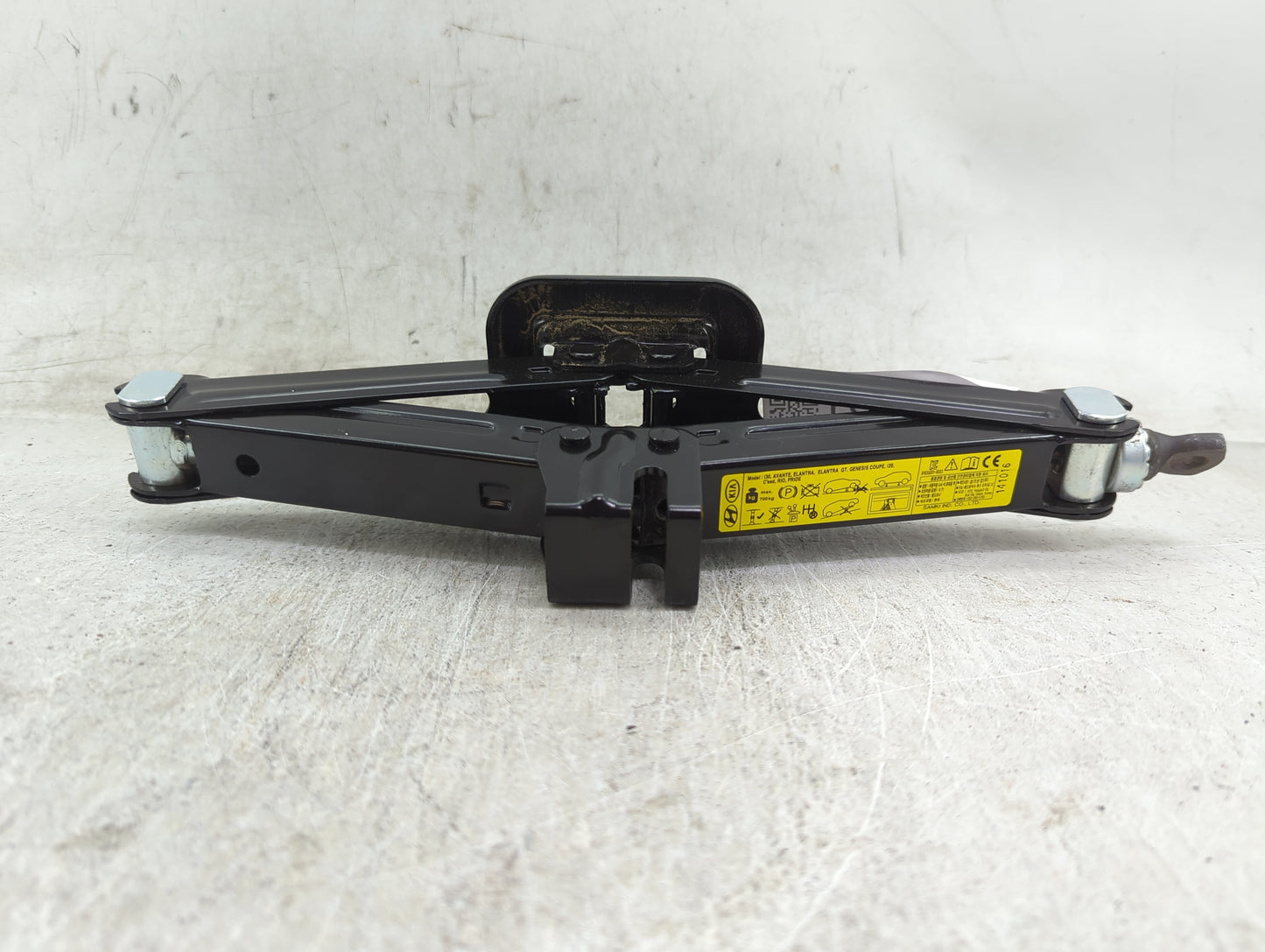 2015 Hyundai Elantra Spare Scissor Car Jack - Oemusedautoparts1.com