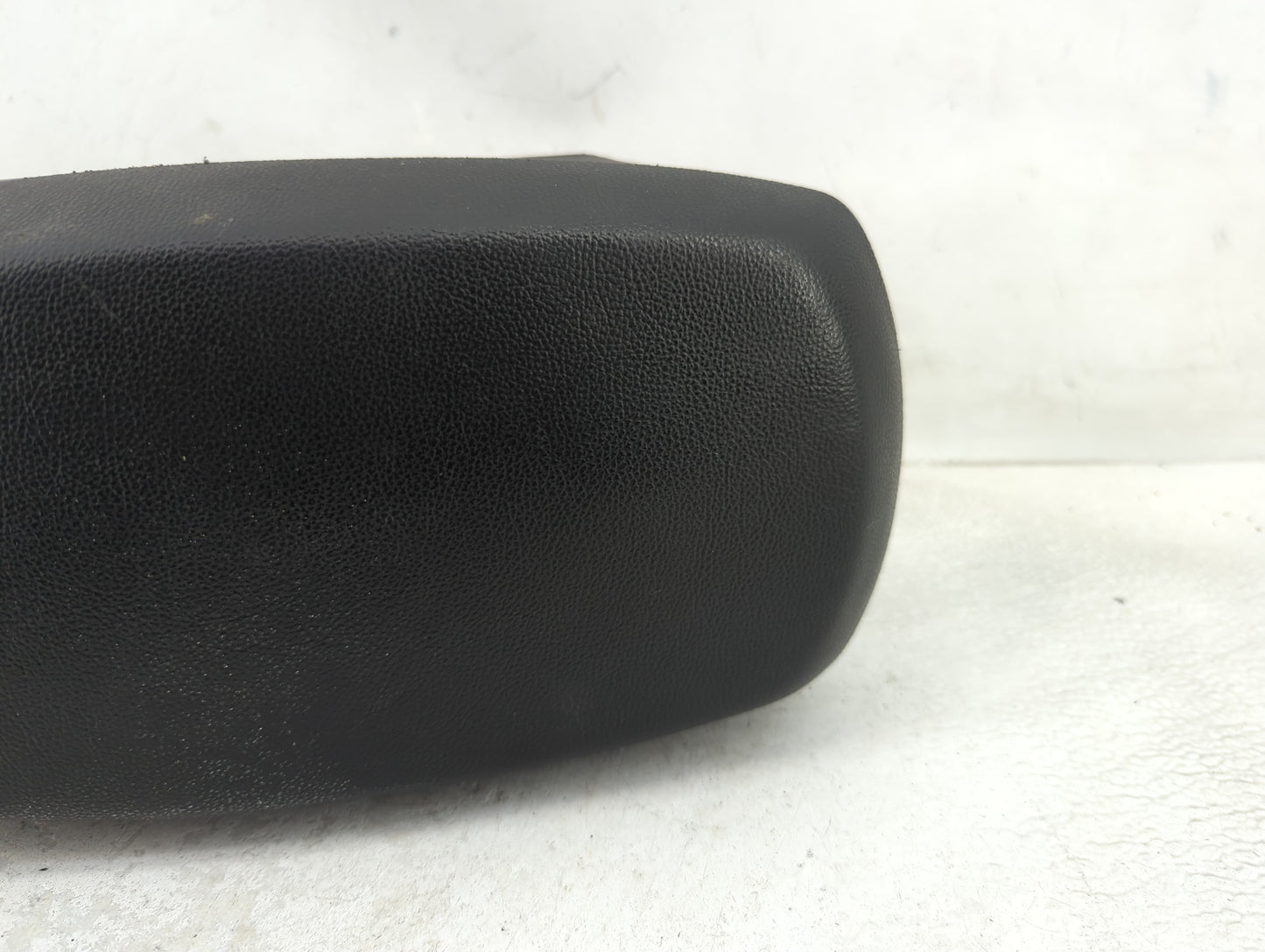 2015 Hyundai Elantra Center Console Armrest Cover Lid P/N:140526 Fits OEM Used Auto Parts - Oemusedautoparts1.com