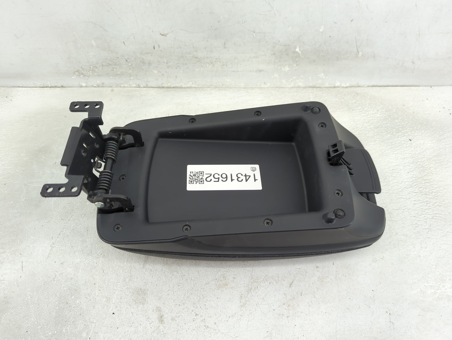 2015 Hyundai Elantra Center Console Armrest Cover Lid P/N:140526 Fits OEM Used Auto Parts - Oemusedautoparts1.com