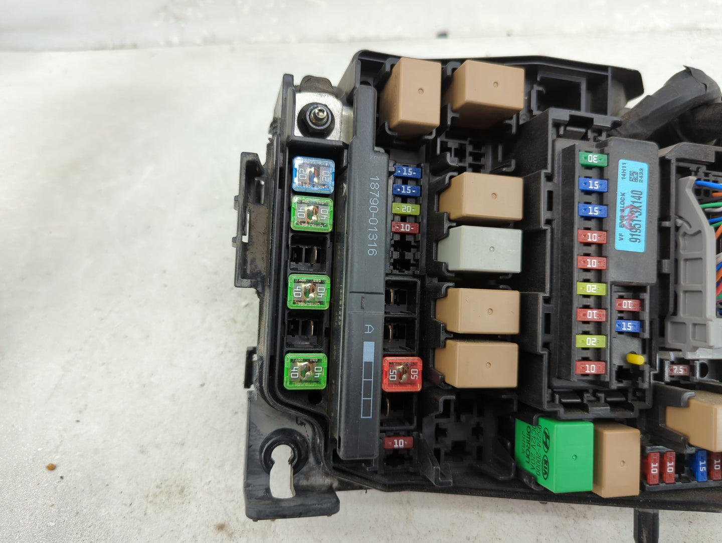 2015 Hyundai Elantra Fusebox Fuse Box Panel Relay Module P/N:91950-A5712 18790-01316, 91957-3X140 Fits OEM Used Auto Parts -