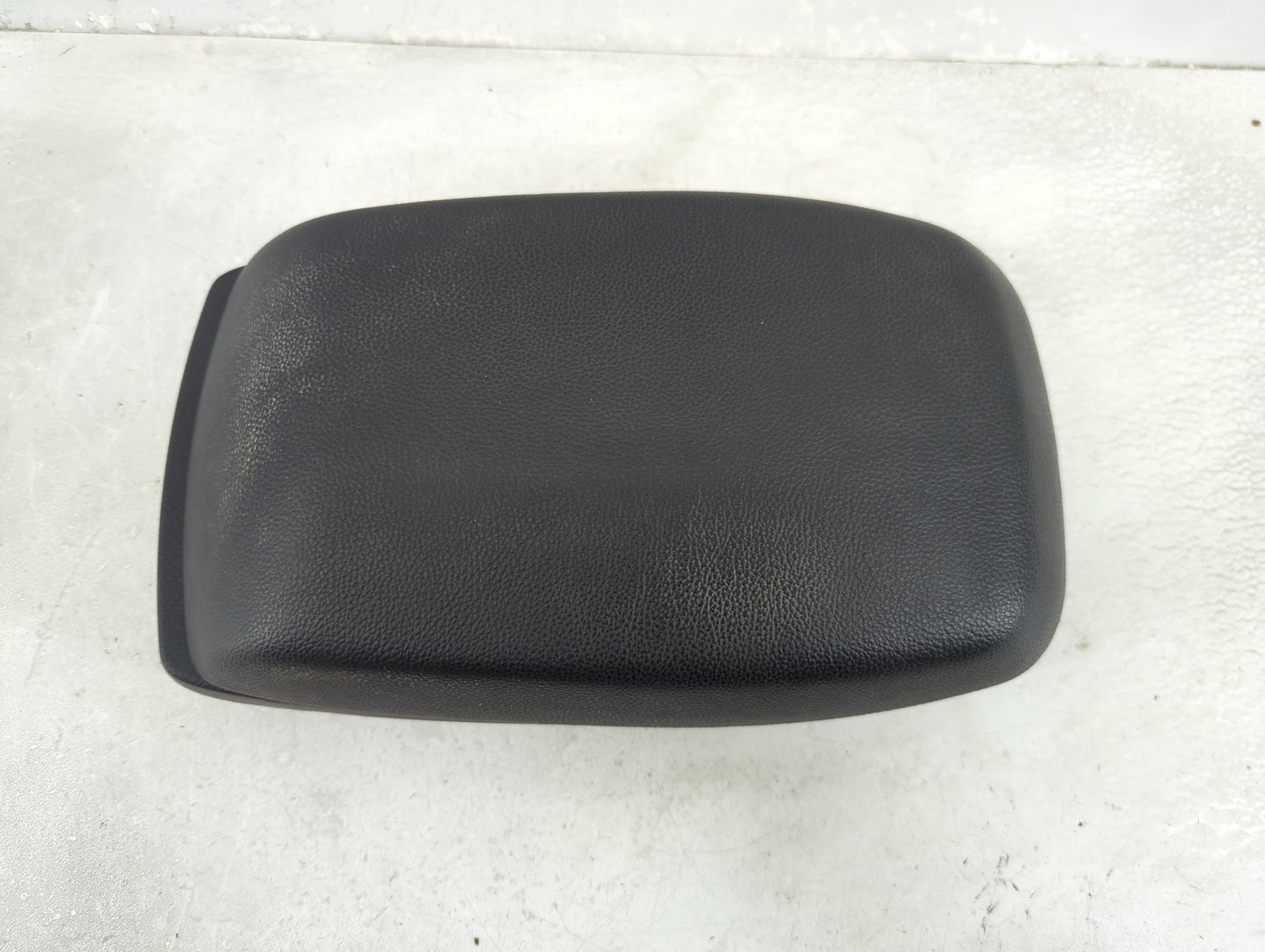 2015 Hyundai Elantra Center Console Armrest Cover Lid P/N:84660-A5100 Fits OEM Used Auto Parts - Oemusedautoparts1.com