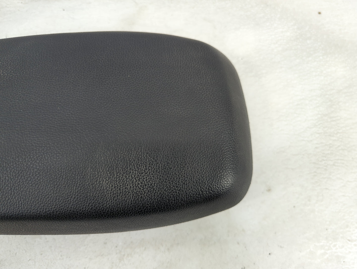 2015 Hyundai Elantra Center Console Armrest Cover Lid P/N:84660-A5100 Fits OEM Used Auto Parts - Oemusedautoparts1.com