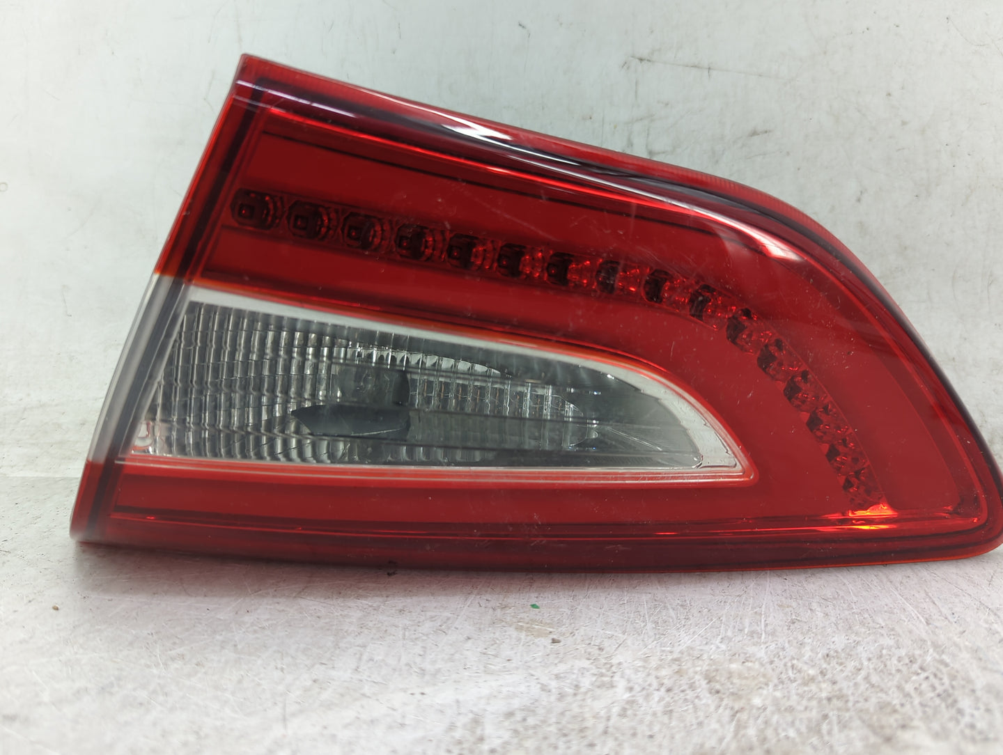 2015 Hyundai Elantra Passenger Right Side Deck Lid Mounted Tail Light - Oemusedautoparts1.com