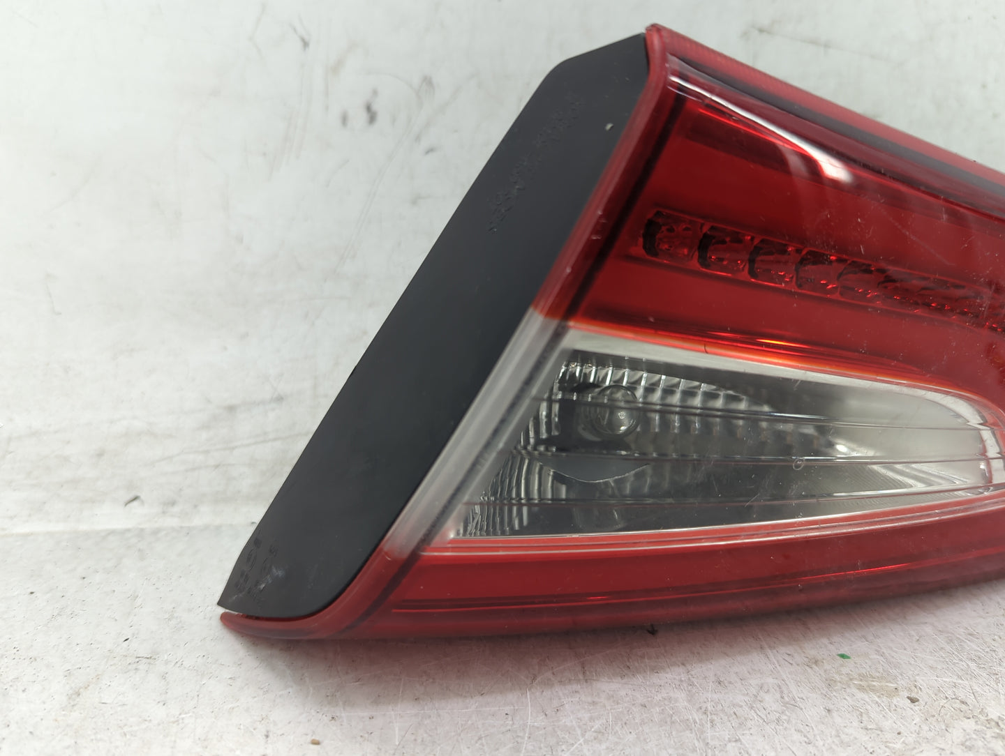 2015 Hyundai Elantra Passenger Right Side Deck Lid Mounted Tail Light - Oemusedautoparts1.com