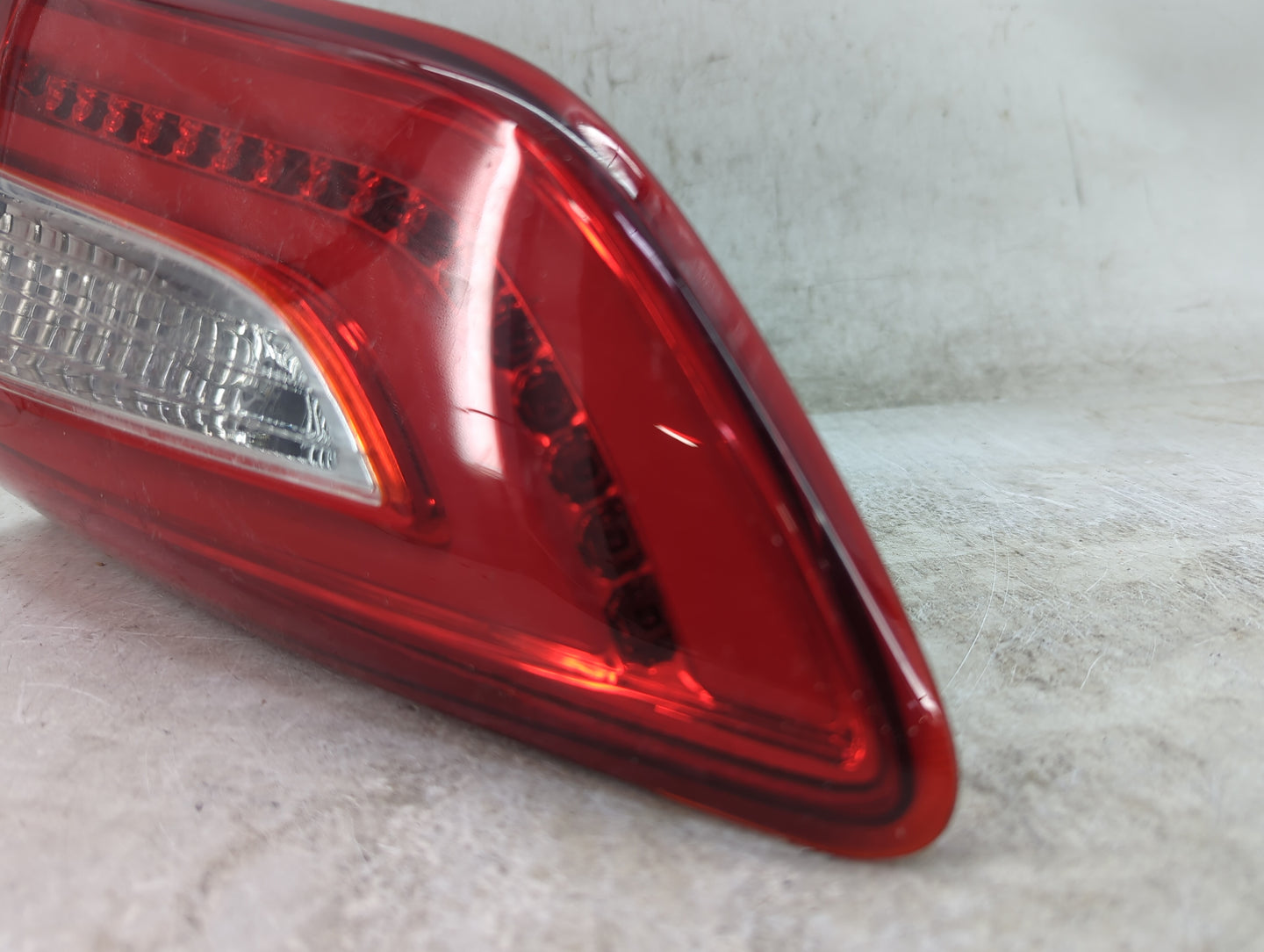 2015 Hyundai Elantra Passenger Right Side Deck Lid Mounted Tail Light - Oemusedautoparts1.com