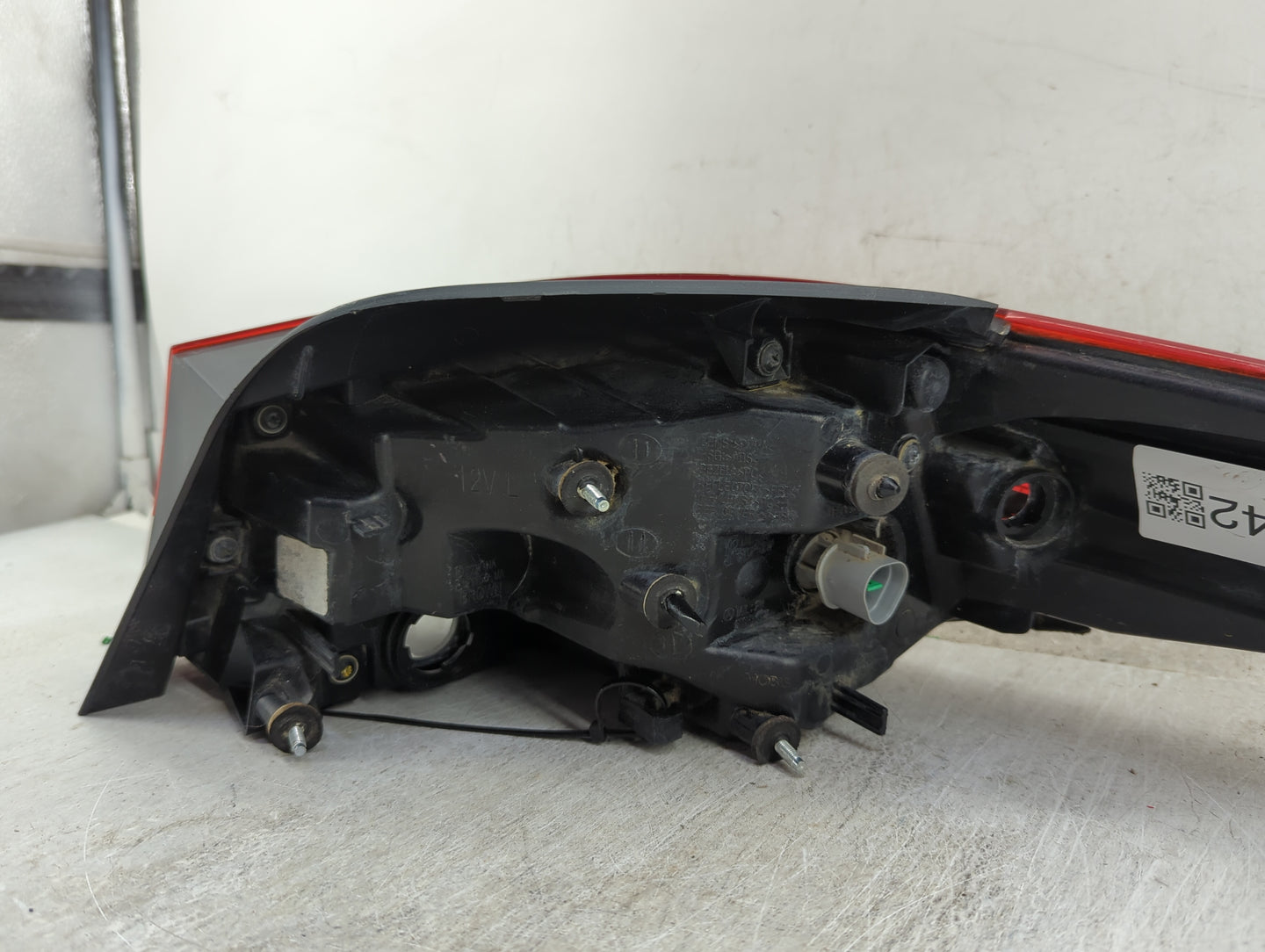 2014-2016 Hyundai Elantra Tail Light Assembly Driver Left OEM Fits Fits 2014 2015 2016 OEM Used Auto Parts - Oemusedautopart