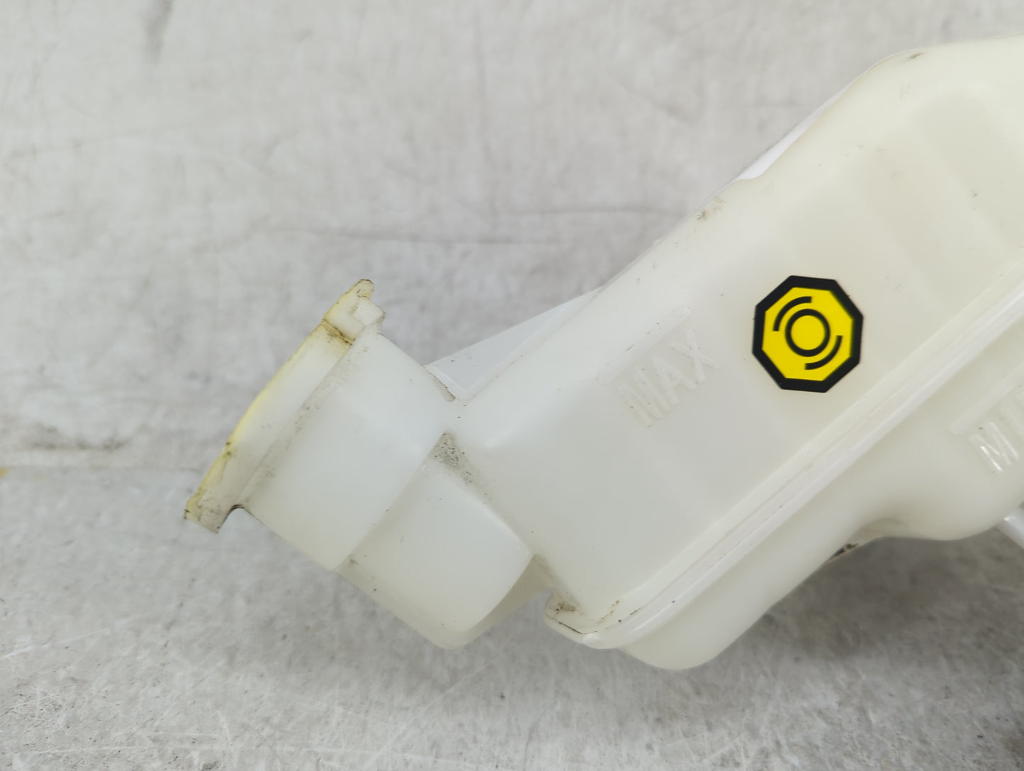 2011-2016 Hyundai Elantra Brake Master Cylinder - Oemusedautoparts1.com