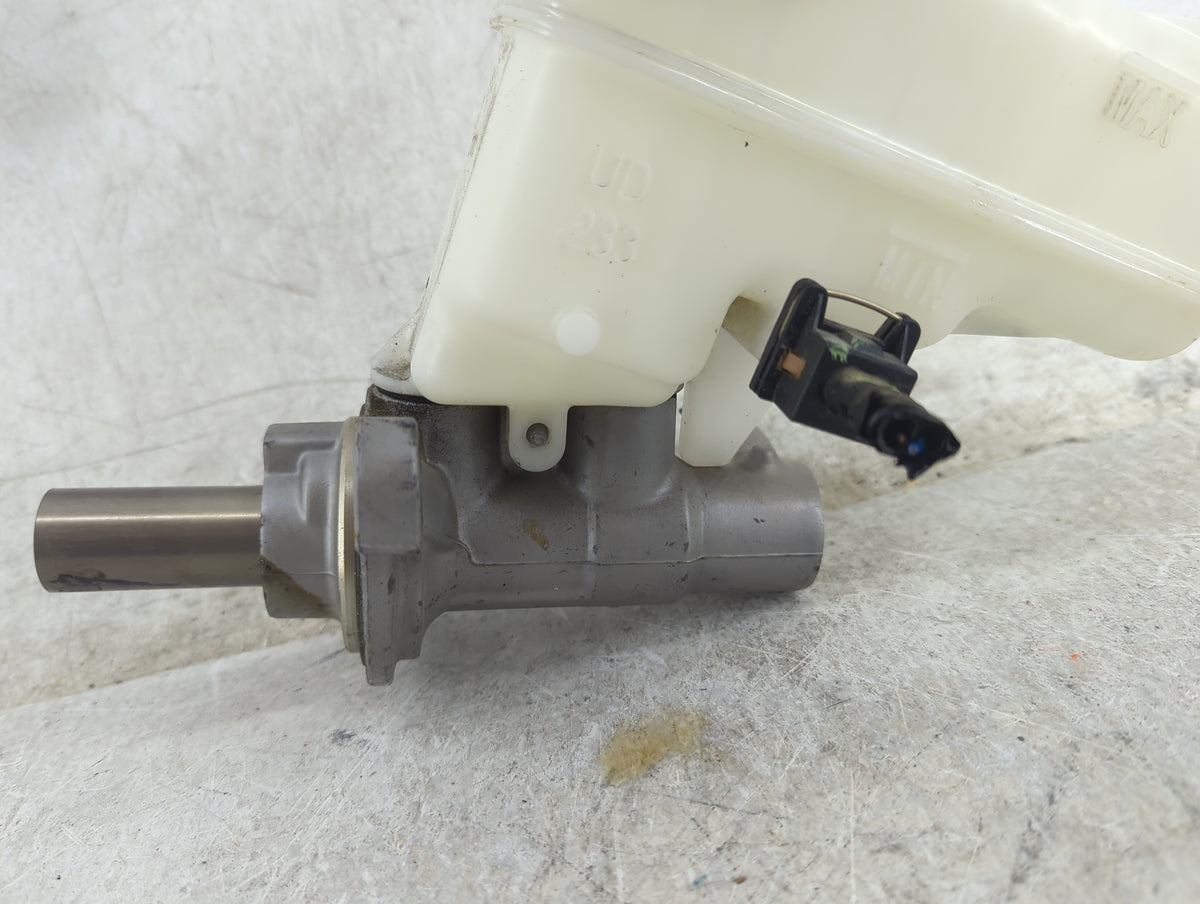 2011-2016 Hyundai Elantra Brake Master Cylinder 1452079 - Oemusedautoparts1.com