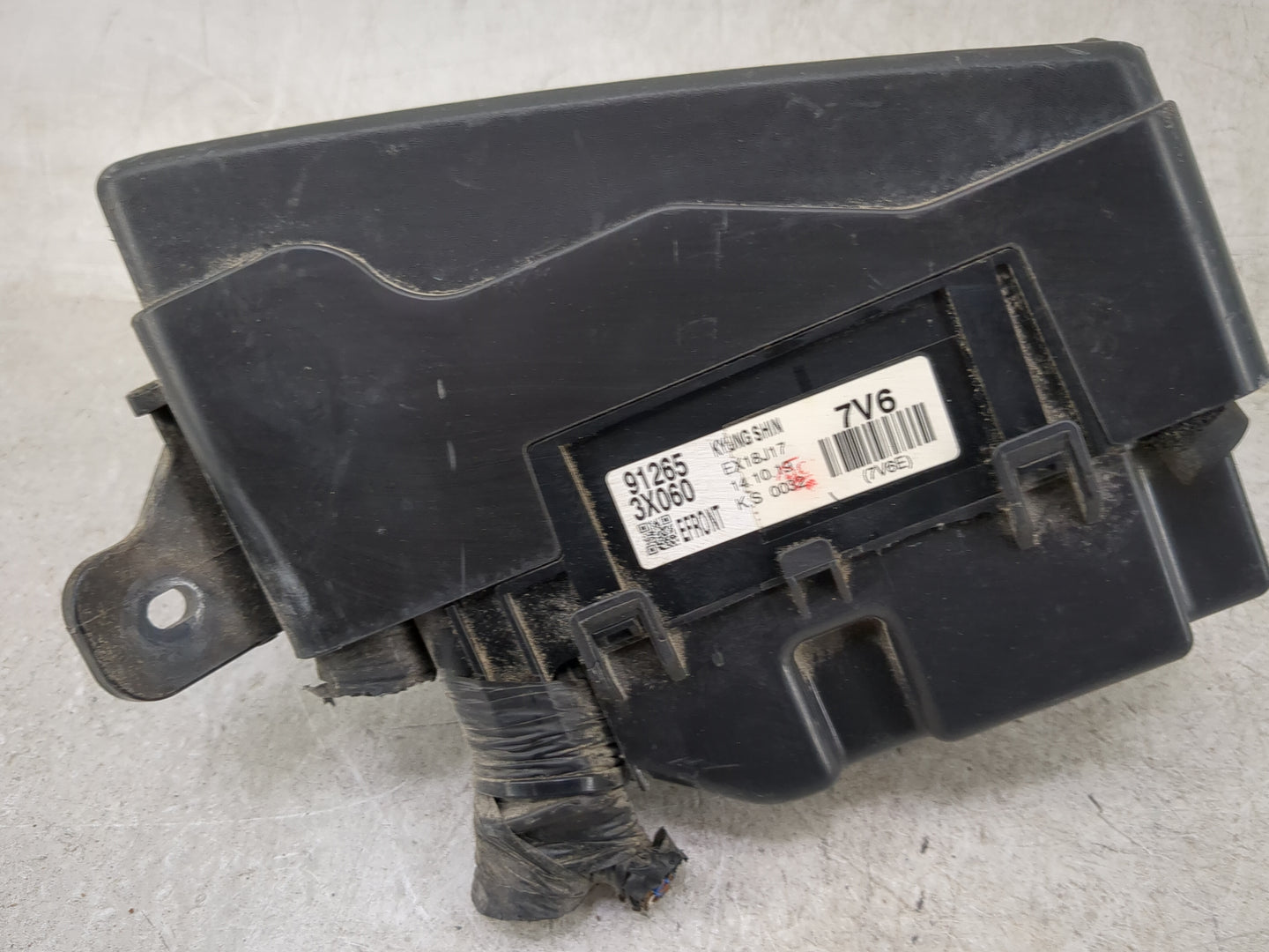 2014-2016 Hyundai Elantra Fusebox Fuse Box Panel Relay Module P/N:912653X060 Fits Fits 2014 2015 2016 OEM Used Auto Parts - 
