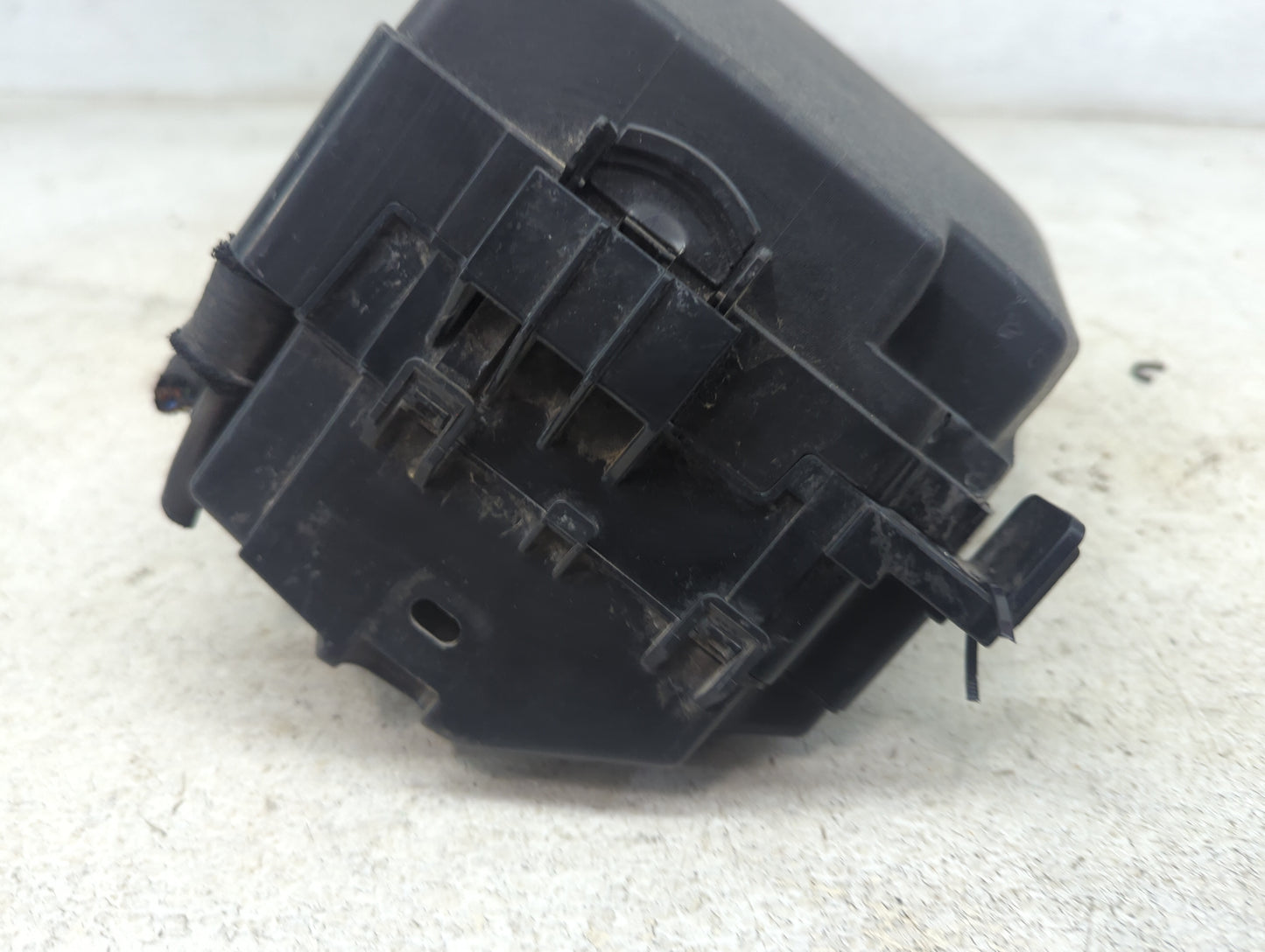 2015 Hyundai Elantra Fusebox Fuse Box Panel Relay Module P/N:MG666013 91957-3X100, V5U030060F17842000039, V5S120191Y060UA Fi