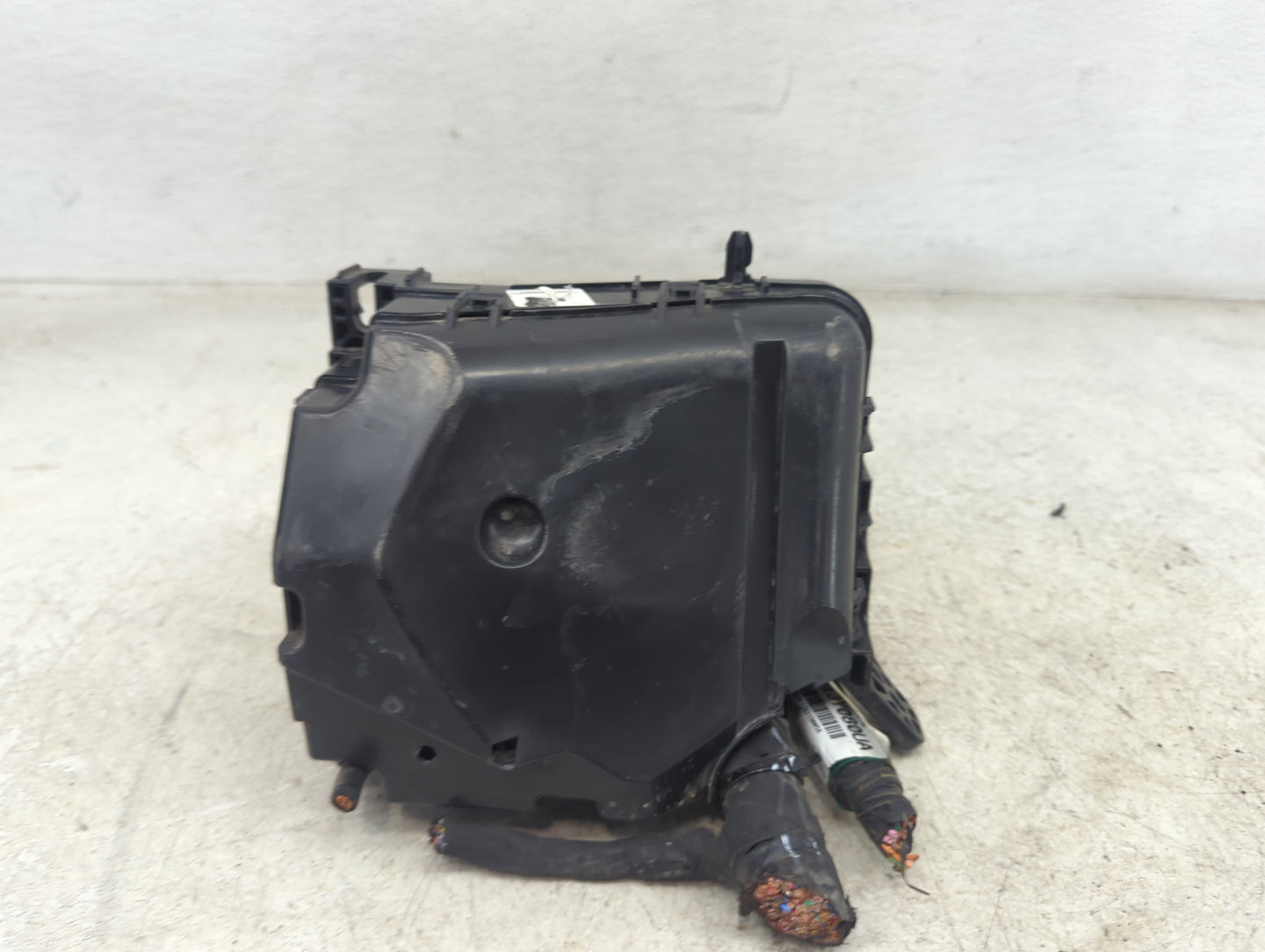 2015 Hyundai Elantra Fusebox Fuse Box Panel Relay Module P/N:MG666013 91957-3X100, V5U030060F17842000039, V5S120191Y060UA Fi