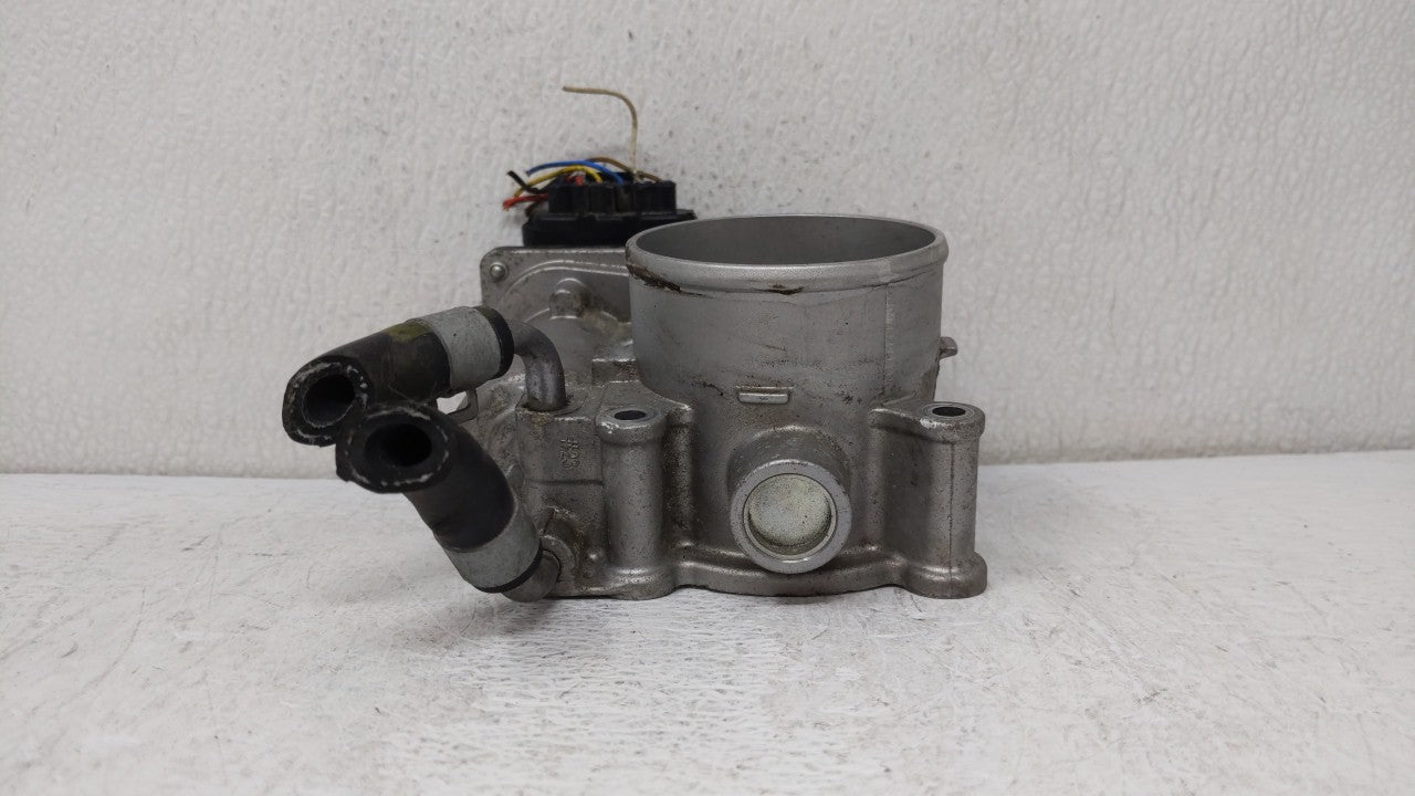 2011-2018 Hyundai Elantra Throttle Body P/N:35100-2E000 Fits Fits 2011 2012 2013 2014 2015 2016 2017 2018 2019 OEM Used Auto