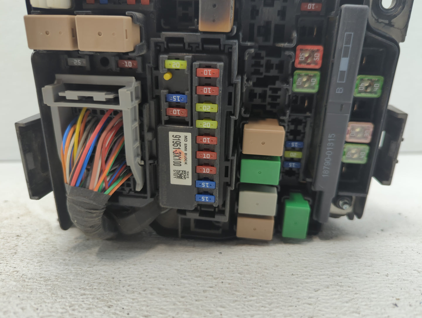 2014-2016 Hyundai Elantra Fusebox Fuse Box Panel Relay Module P/N:91265-3X080 91950-3X510 Fits Fits 2014 2015 2016 OEM Used 